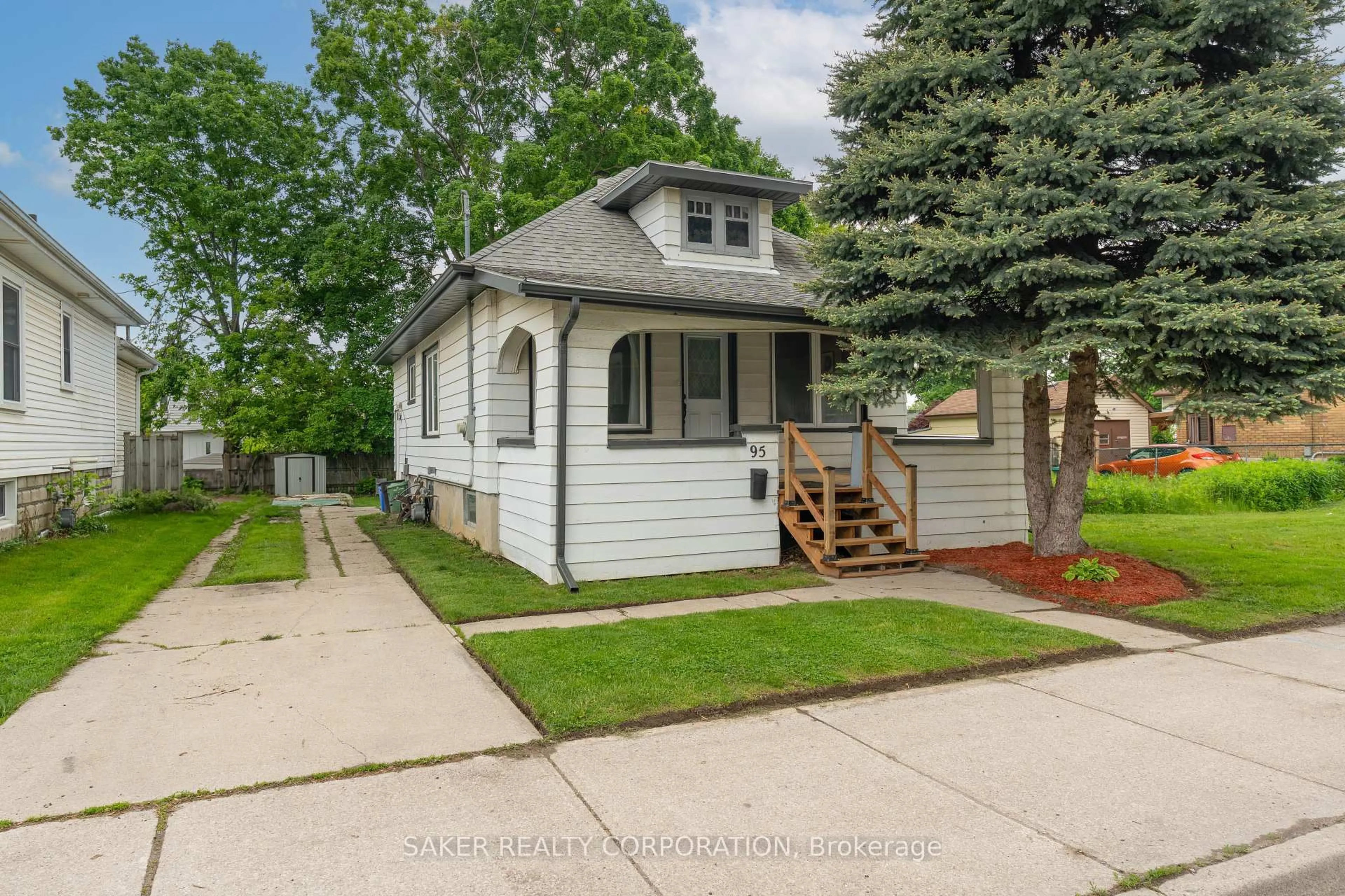 Home with vinyl exterior material, street for 95 Adelaide St, London South Ontario N5Z 3K6