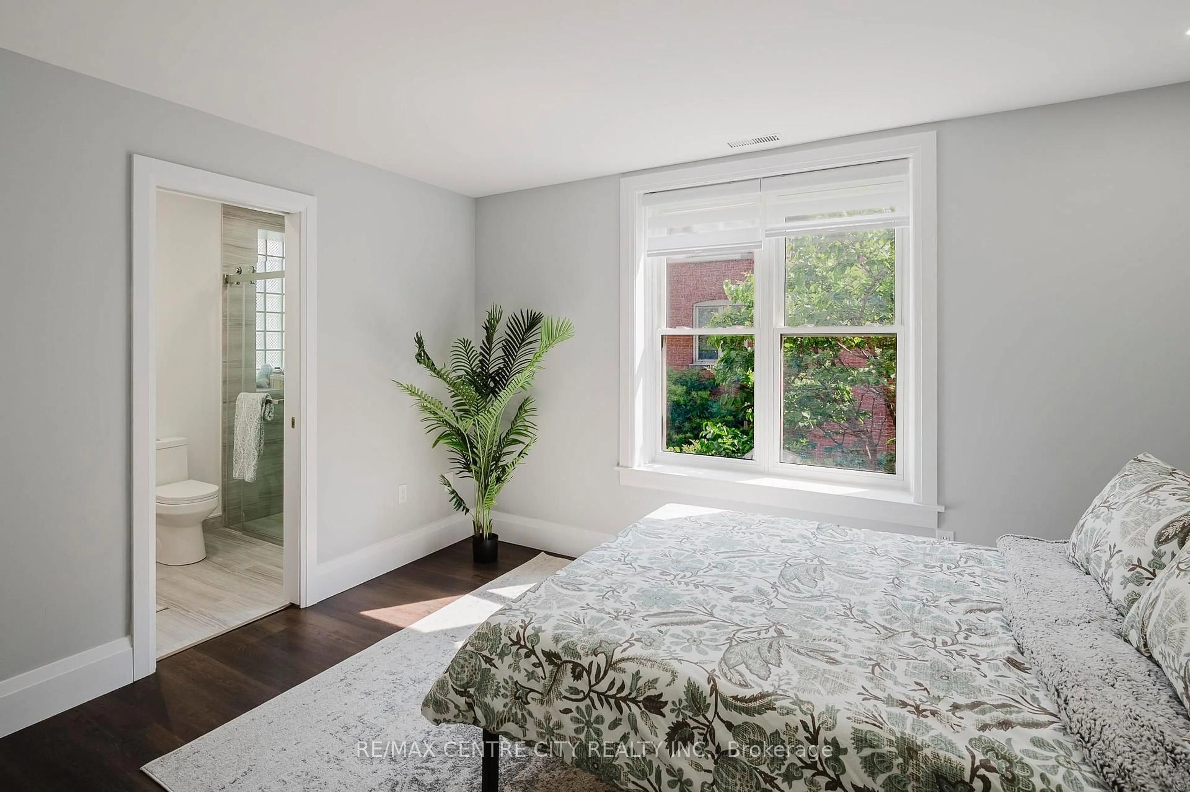 A pic of a room for 460 Wellington St #309, London East Ontario N6A 3P8