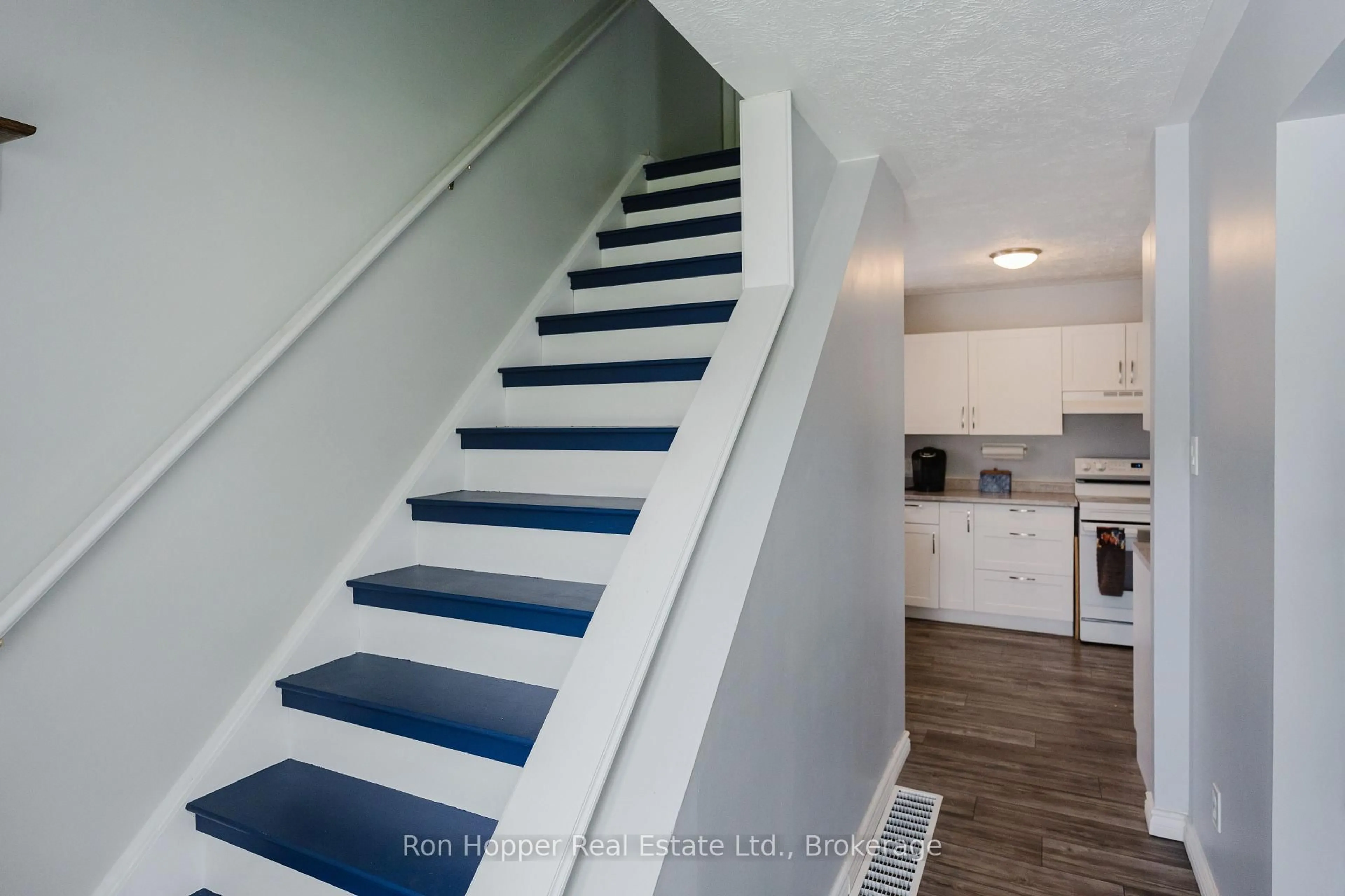 Stairs for 1666 3rd Ave, Owen Sound Ontario N4K 4R4
