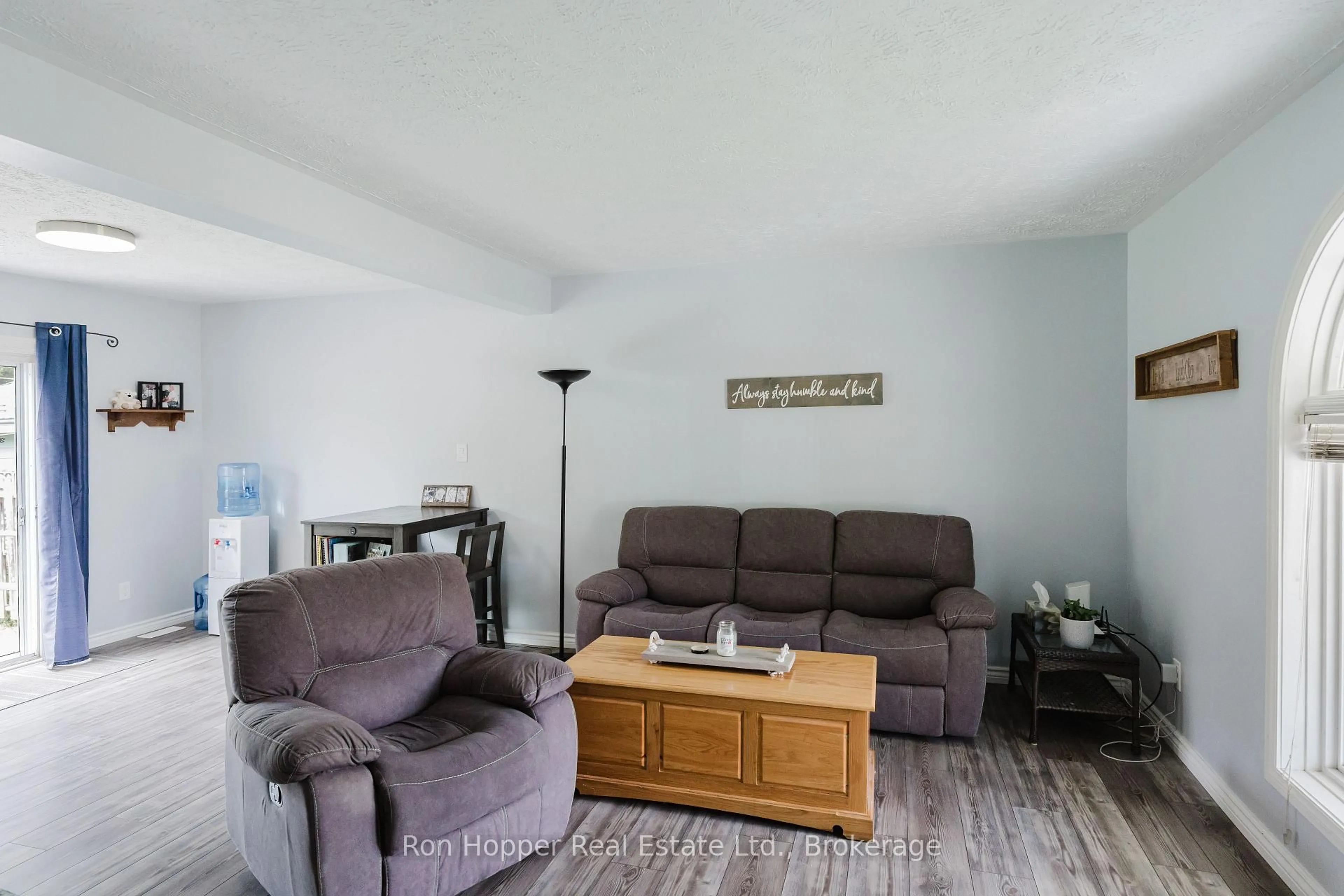 Living room with furniture, unknown for 1666 3rd Ave, Owen Sound Ontario N4K 4R4