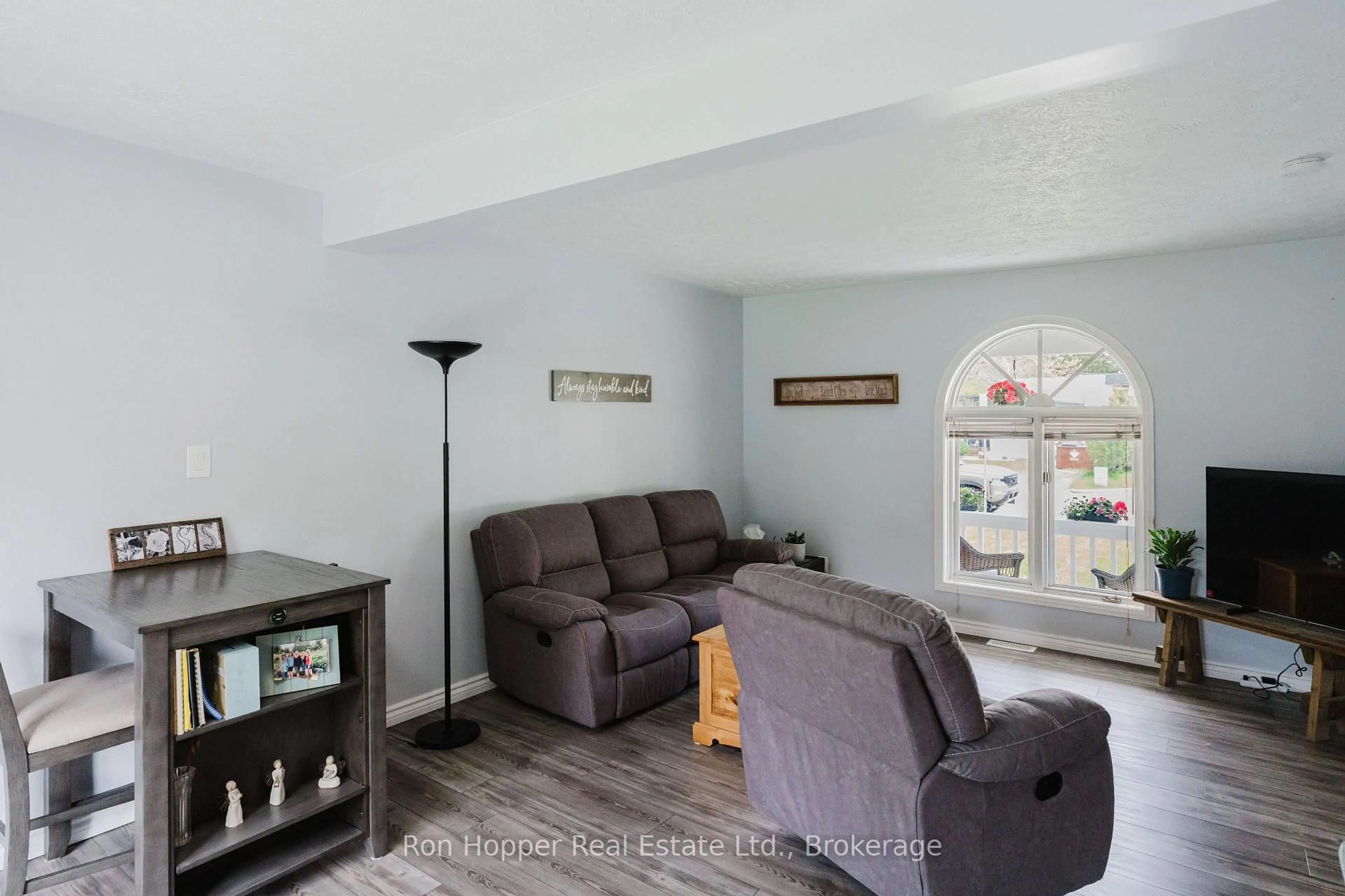 Living room with furniture, unknown for 1666 3rd Ave, Owen Sound Ontario N4K 4R4