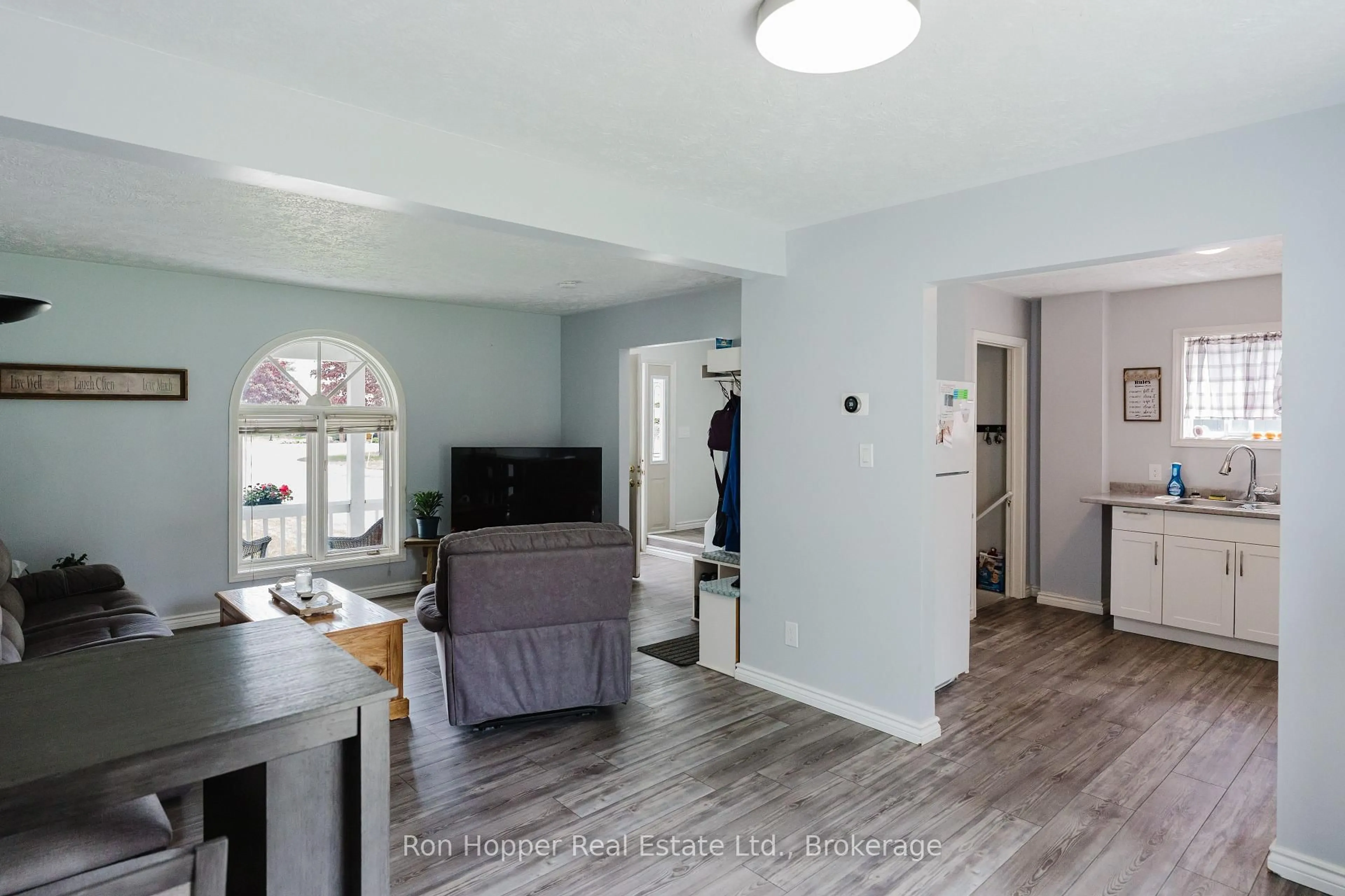Open concept kitchen, unknown for 1666 3rd Ave, Owen Sound Ontario N4K 4R4