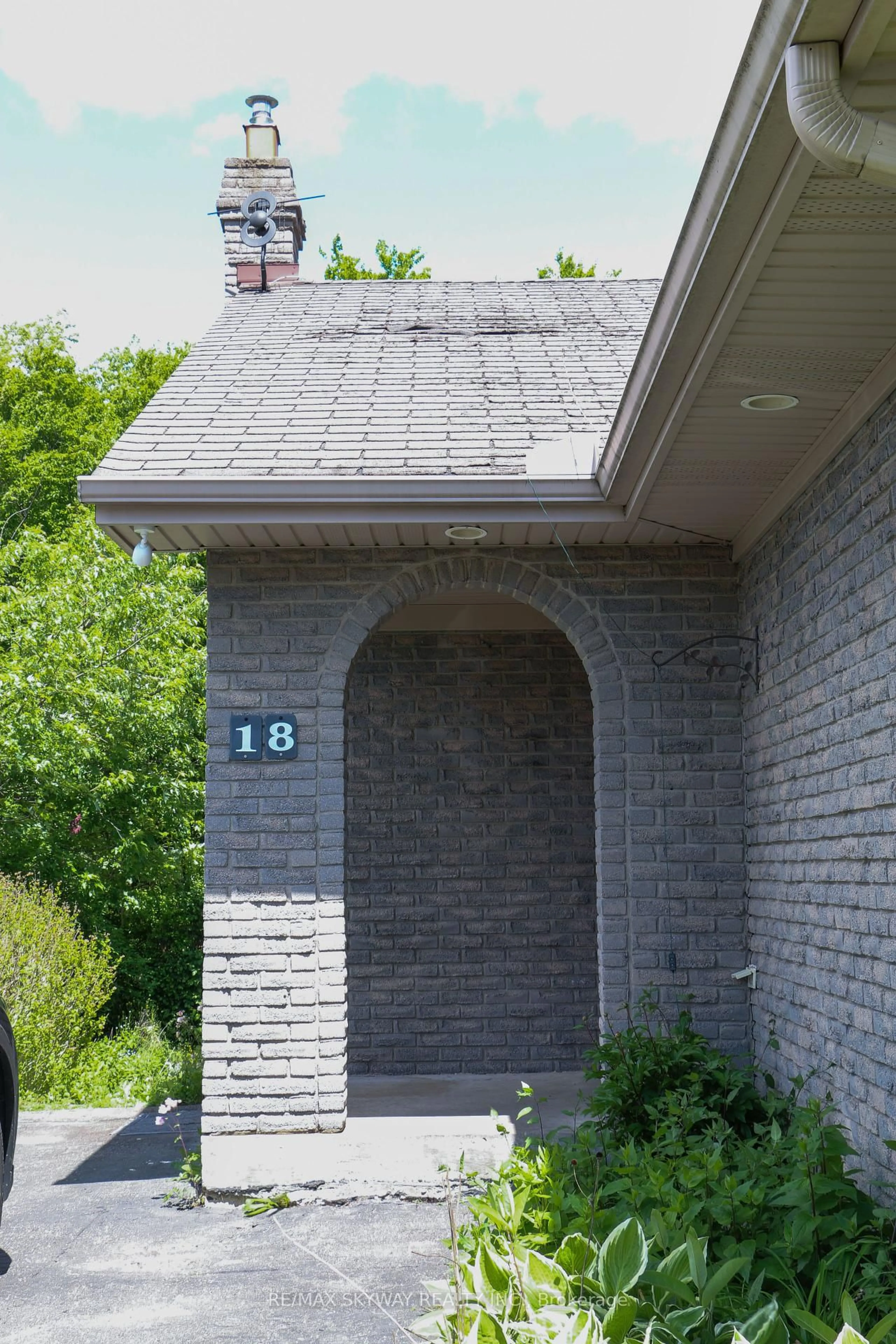 Home with brick exterior material, street for 18 Matthew Crt, Kitchener Ontario N2B 1W6