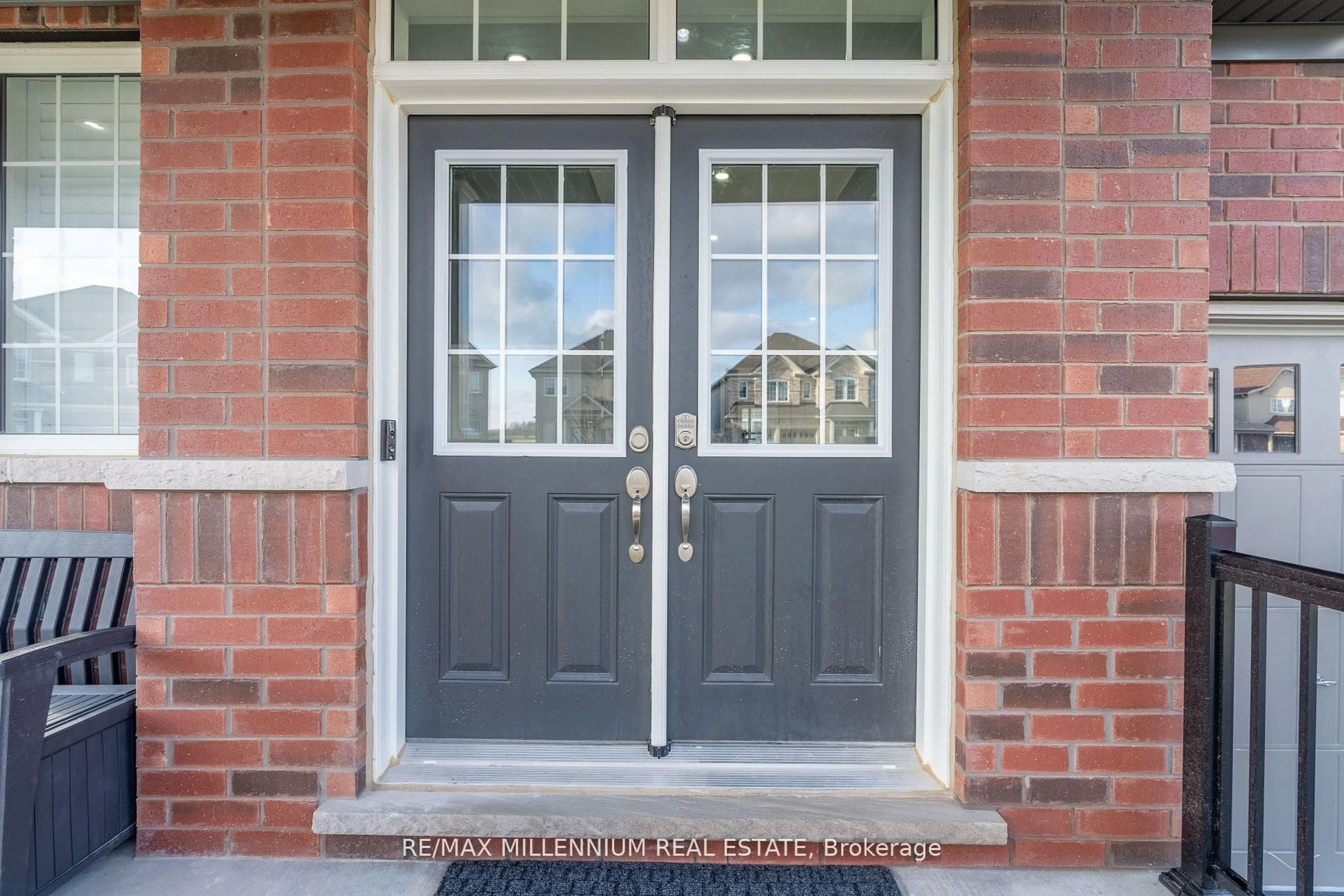 Indoor entryway for 732 Gilmour Cres, Shelburne Ontario L9V 3X2