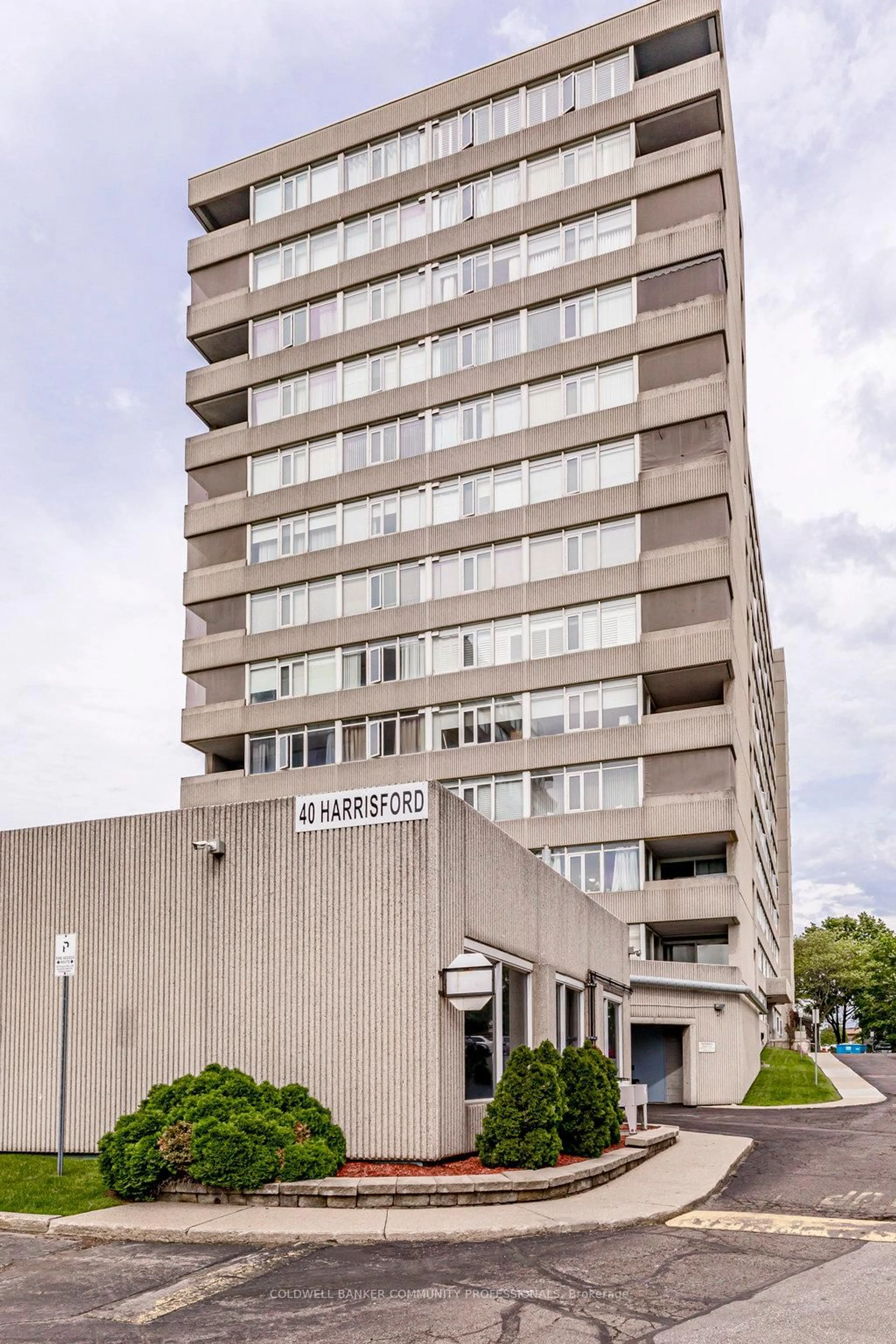 Unknown for 40 Harrisford St #403, Hamilton Ontario L8K 6N1