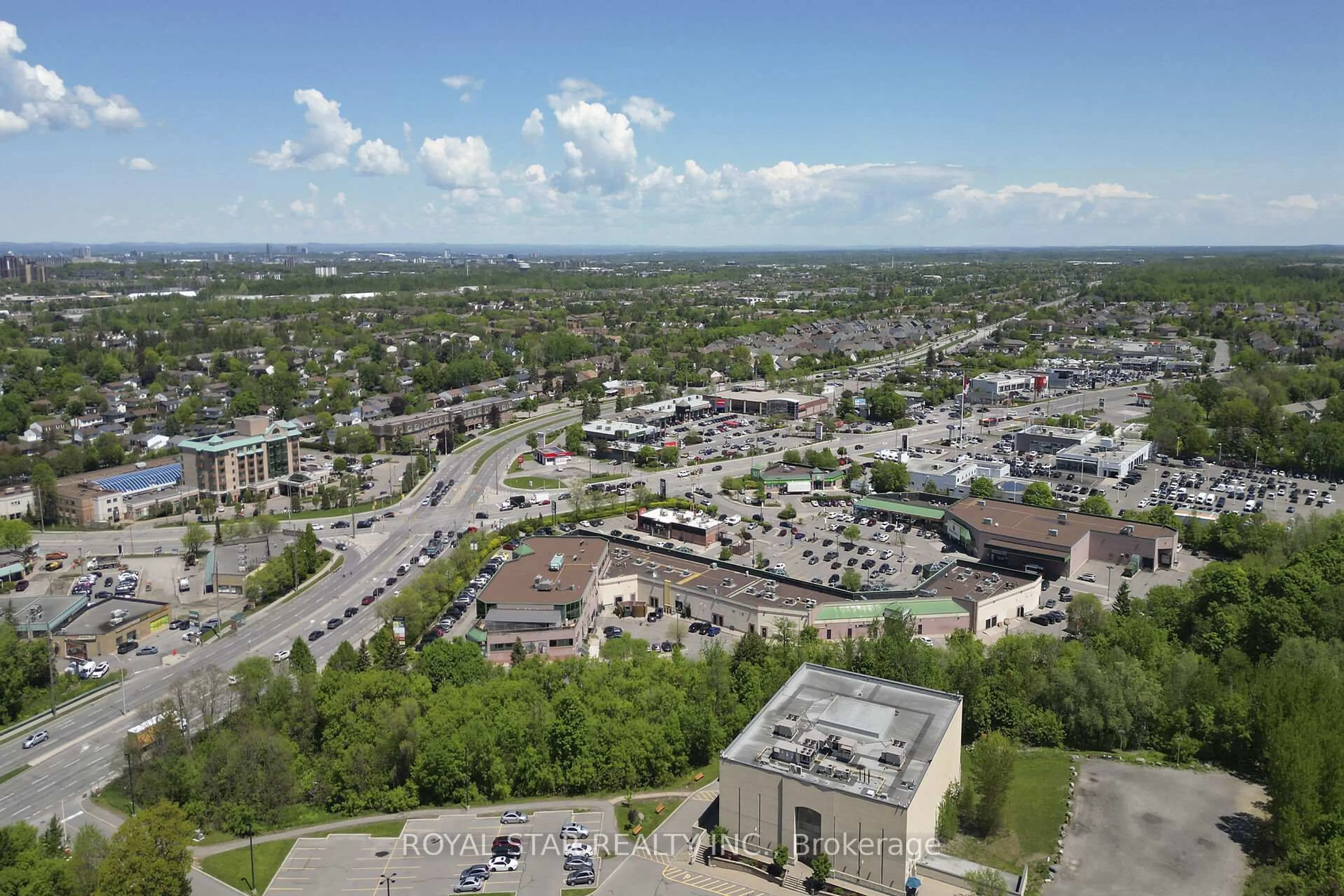 A pic from outside/outdoor area/front of a property/back of a property/a pic from drone, street for 2699 Pimlico Crt, Ottawa Ontario K1T 2A7