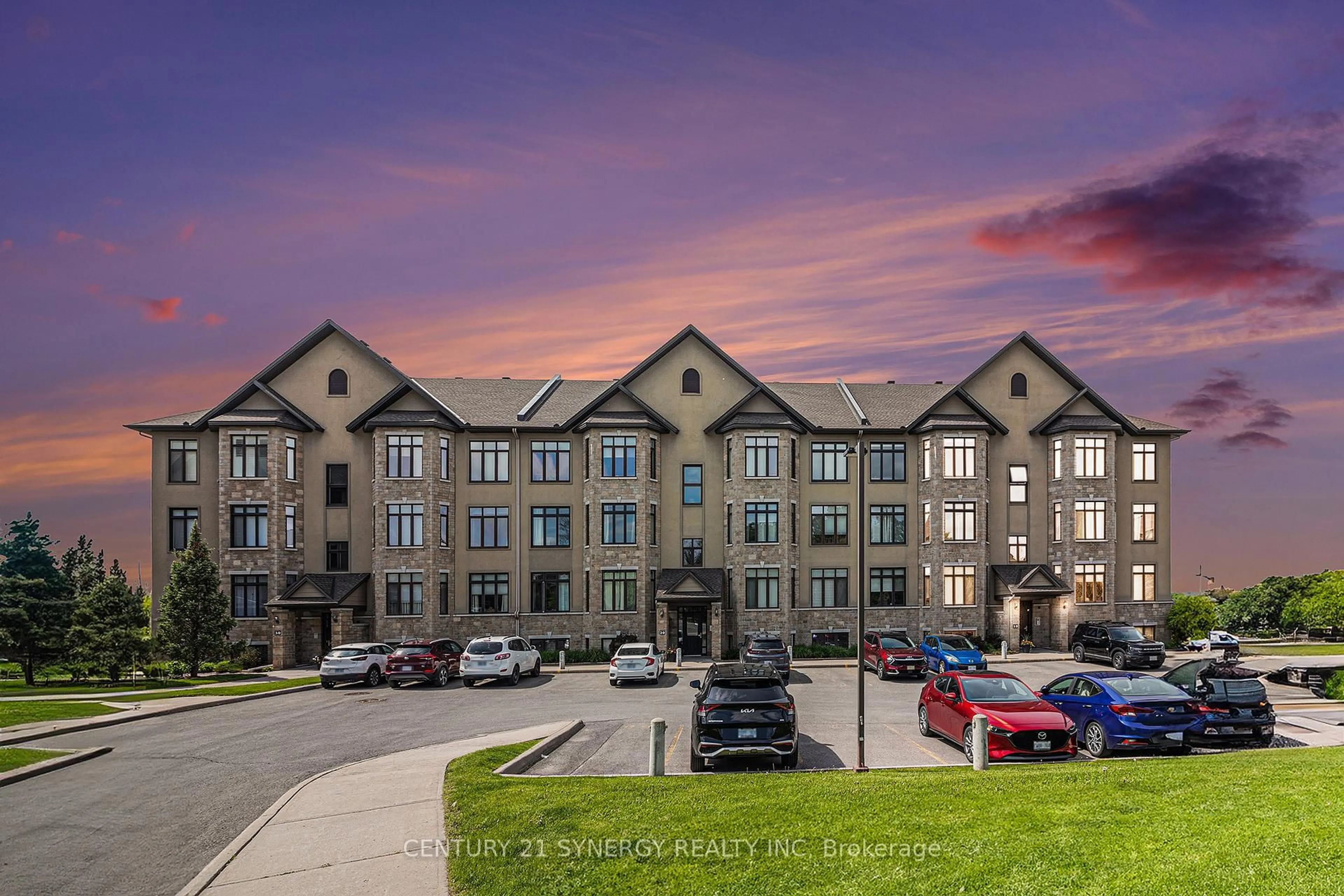 A pic from outside/outdoor area/front of a property/back of a property/a pic from drone, building for 10 Prestige Circ #7, Ottawa Ontario K4A 0W9