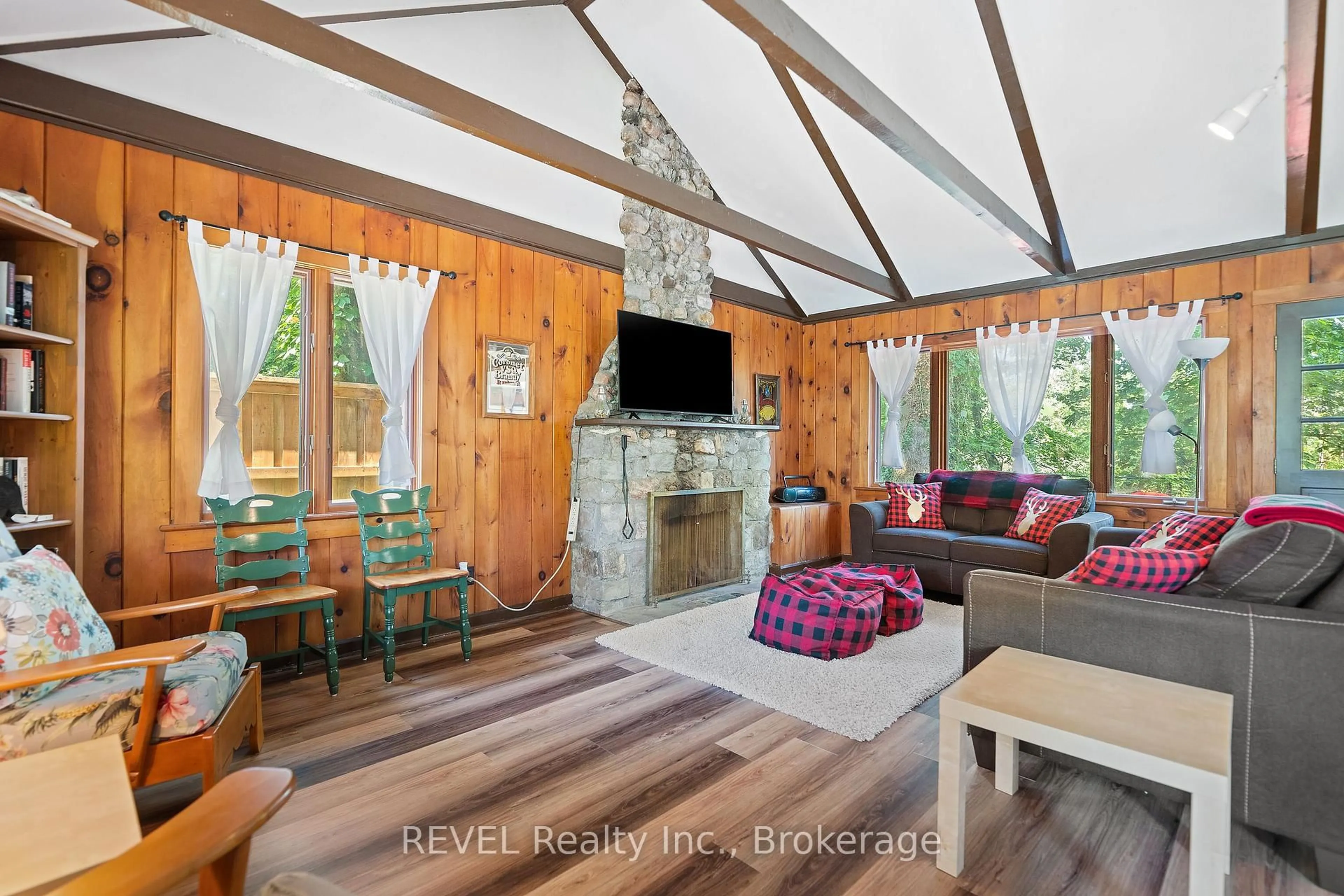 Living room with furniture, unknown for 3606 Firelane 12, Port Colborne Ontario L3K 5V3
