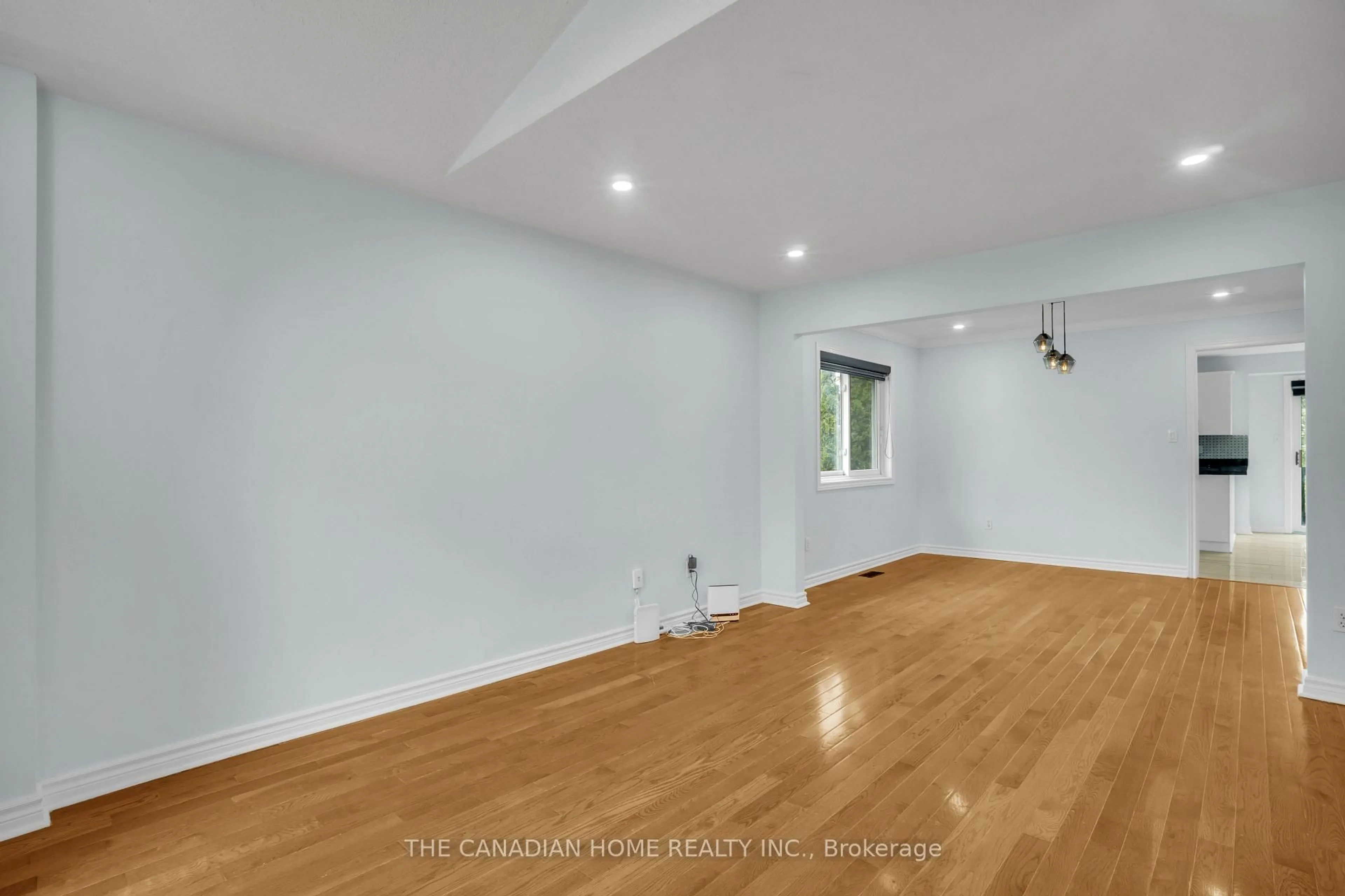 A pic of a room for 8171 Marcon St St, Niagara Falls Ontario L2H 3A9