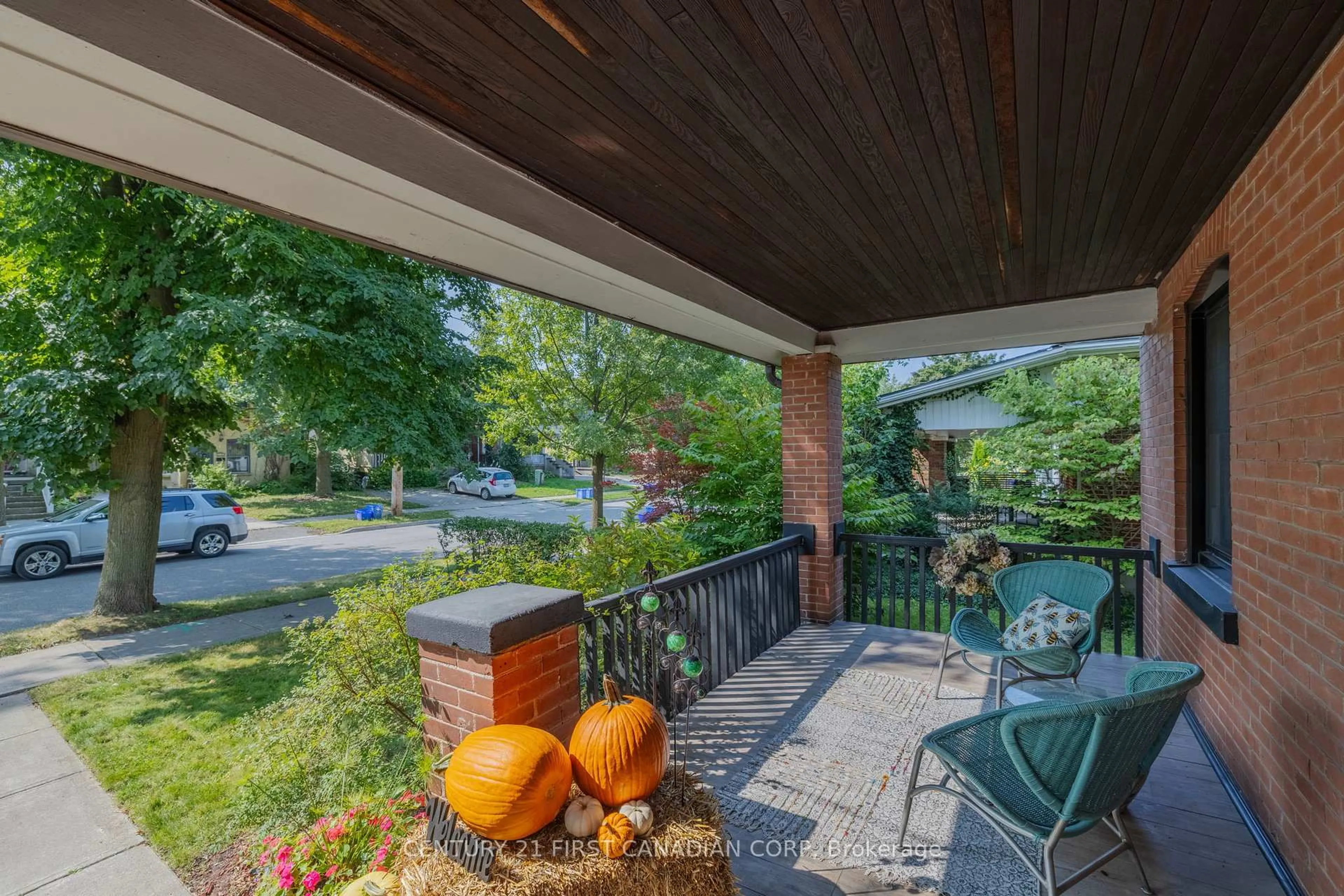 Patio, street for 170 Langarth St, London South Ontario N6C 1Z5