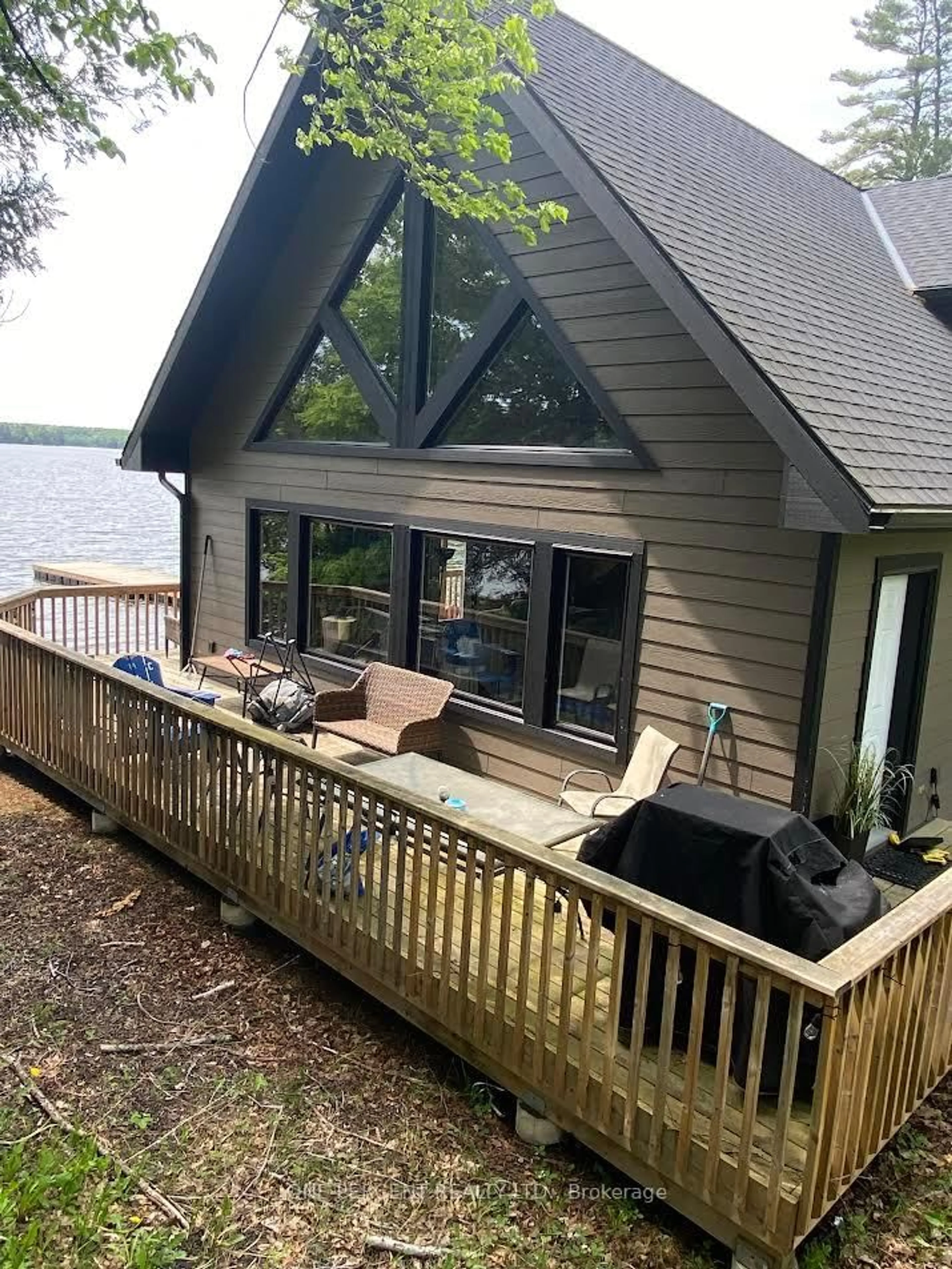 Home with vinyl exterior material, water/lake/river/ocean view for 449 Star Lake Rd, Seguin Ontario P2A 2W8