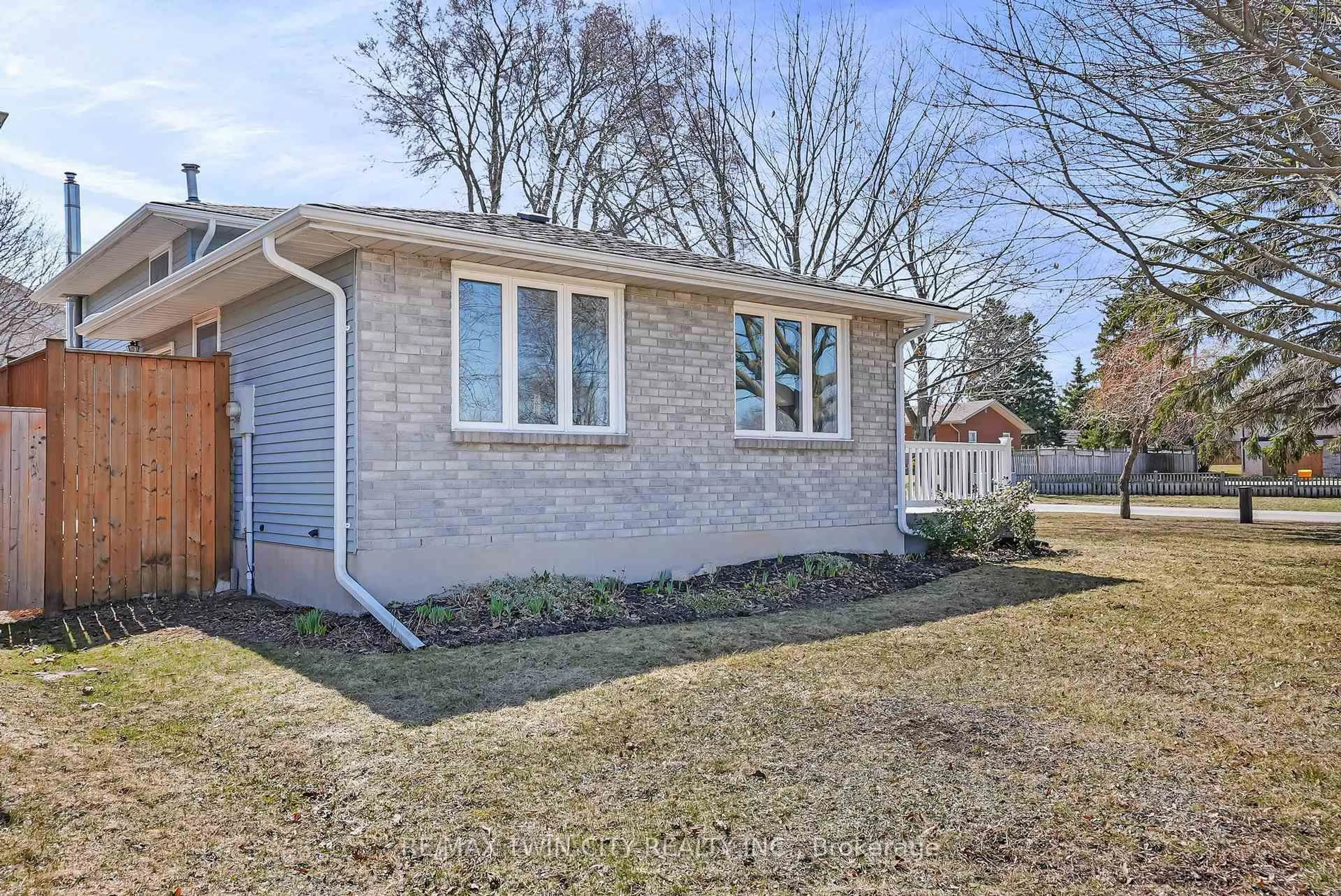 Home with brick exterior material, street for 101 Rothsay Ave, Kitchener Ontario N2B 3S5