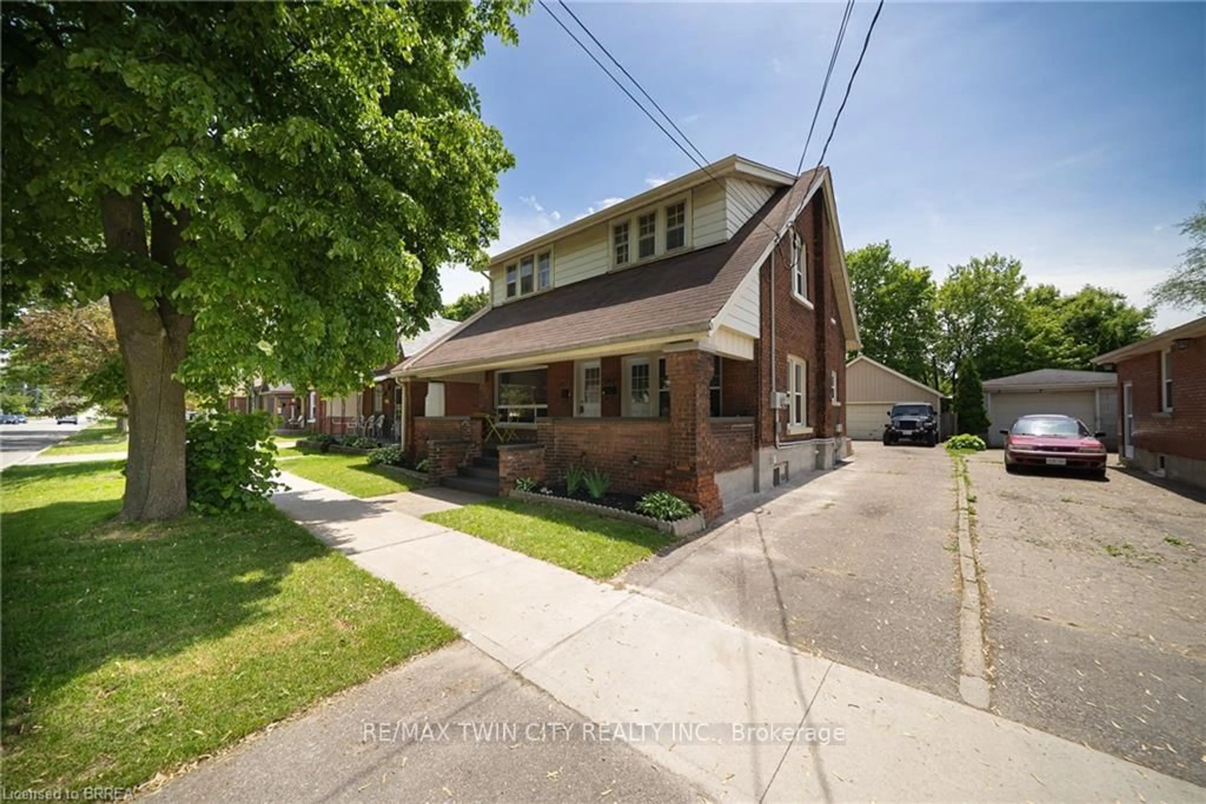 Home with brick exterior material, street for 141 Elgin St, Brantford Ontario N3S 5A4