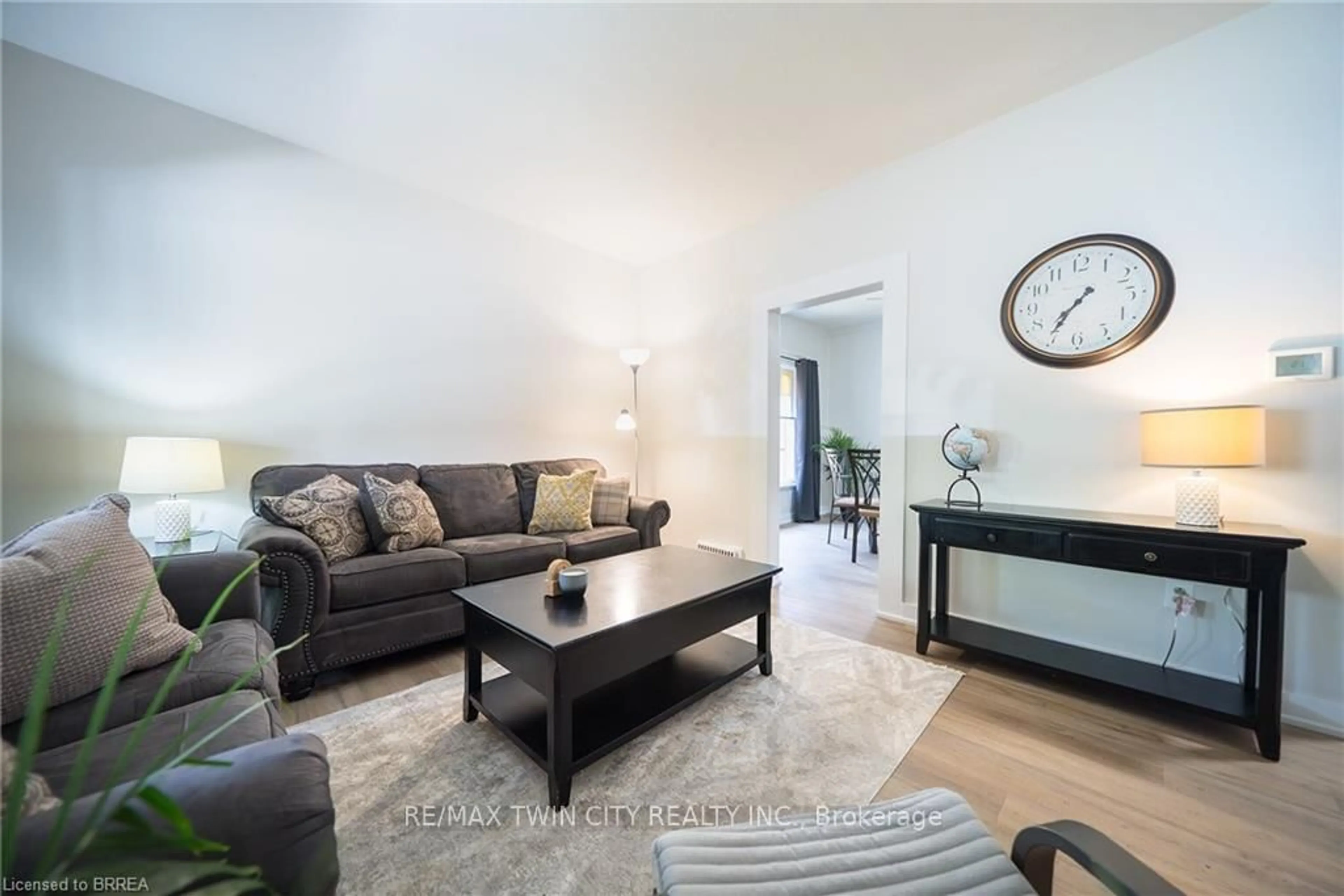 Living room with furniture, unknown for 141 Elgin St, Brantford Ontario N3S 5A4