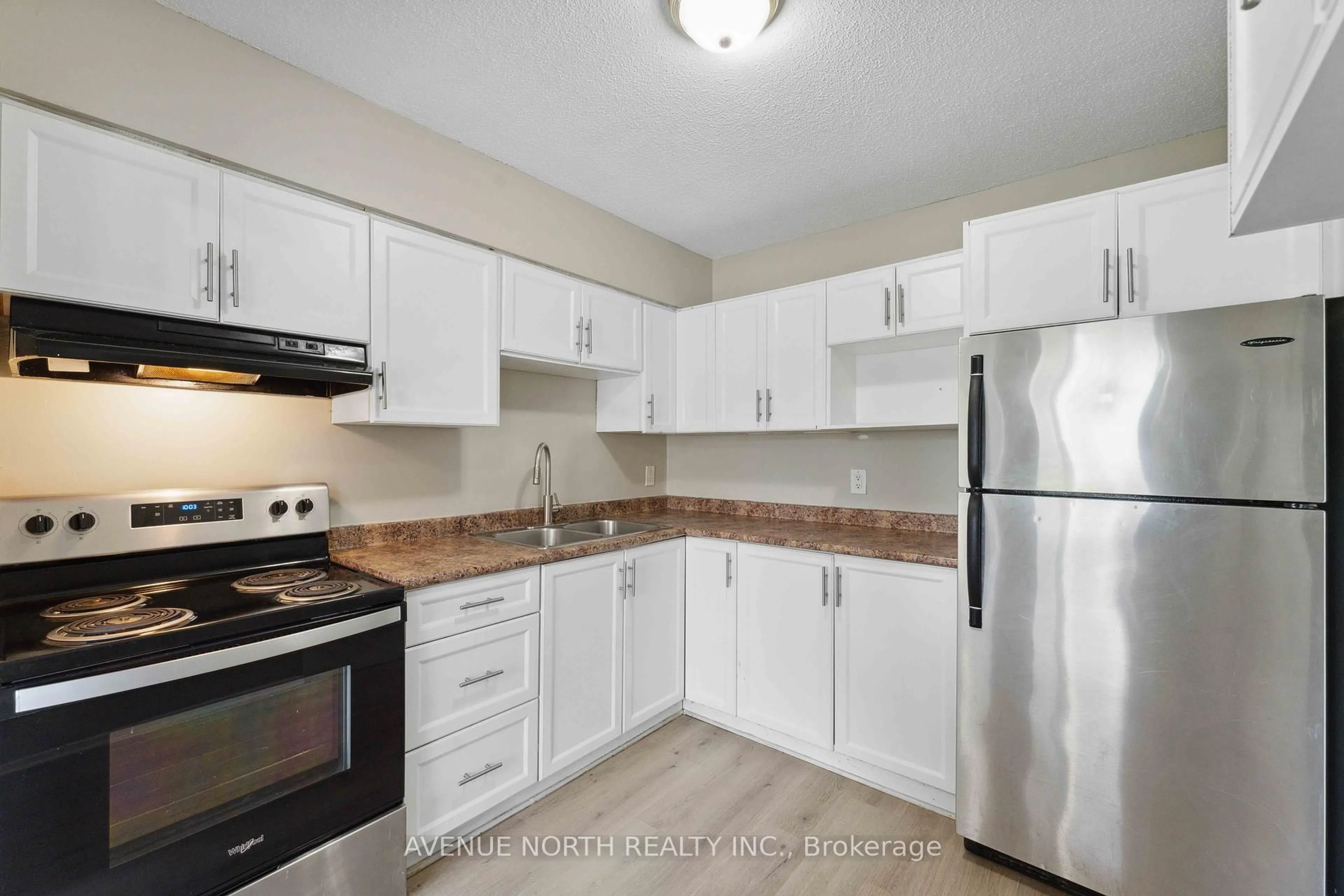 Standard kitchen, unknown for 1958 Jasmine Cres #34J, Ottawa Ontario K1J 7W1