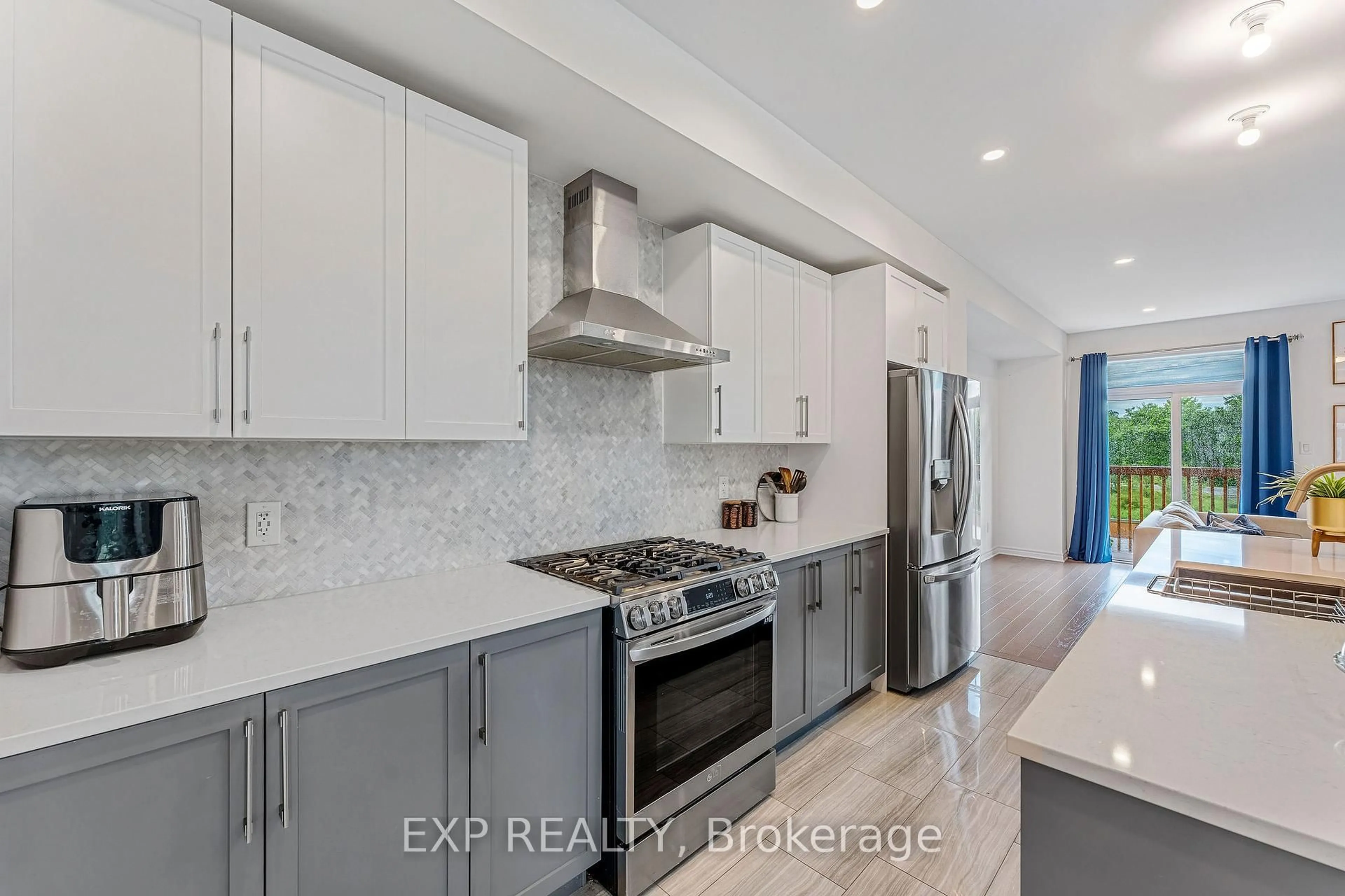 Open concept kitchen, ceramic/tile floor for 501 Enclave Lane, Clarence-Rockland Ontario K4K 0M8