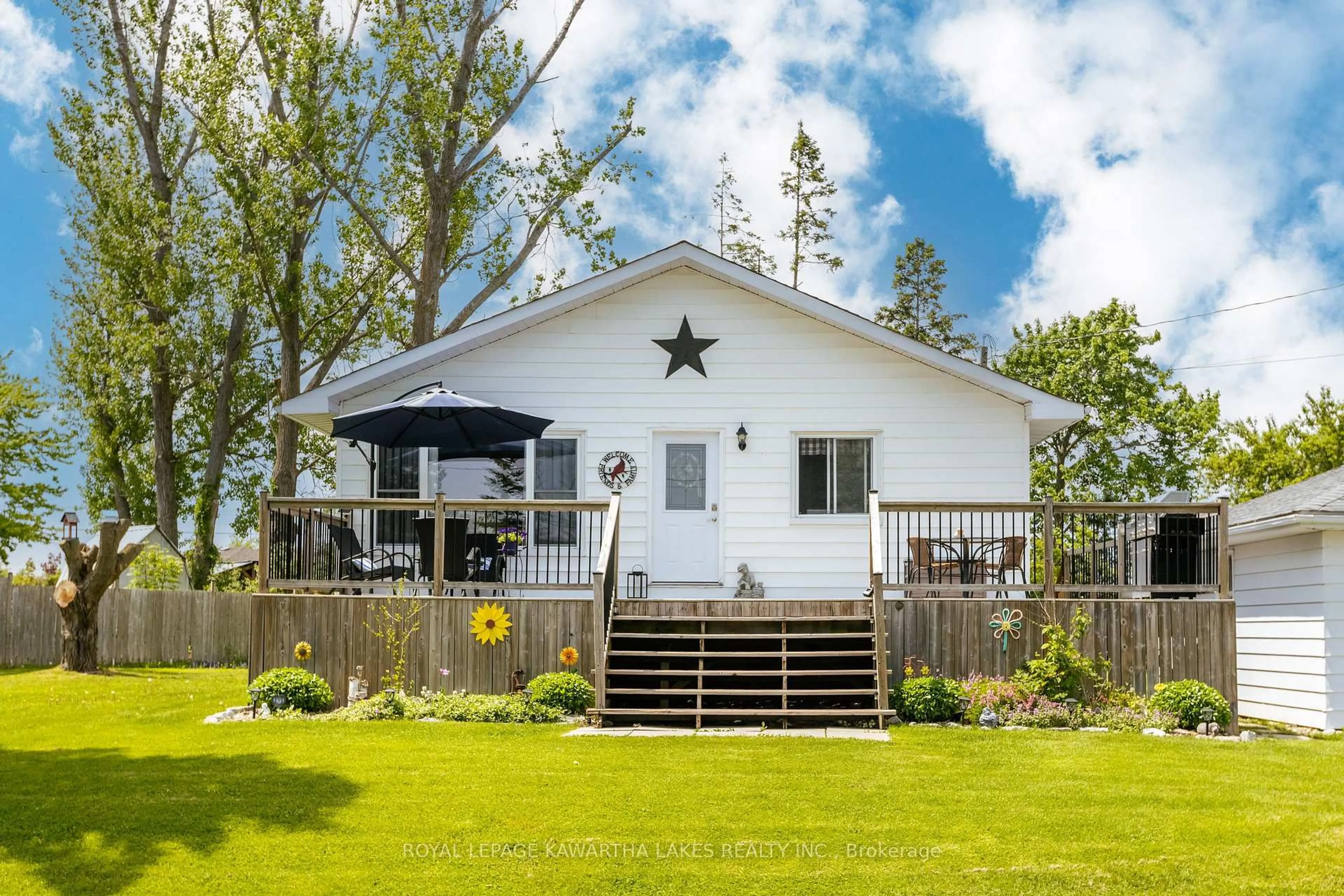 Home with vinyl exterior material, unknown for 109 Southview Dr, Kawartha Lakes Ontario K0M 1G0