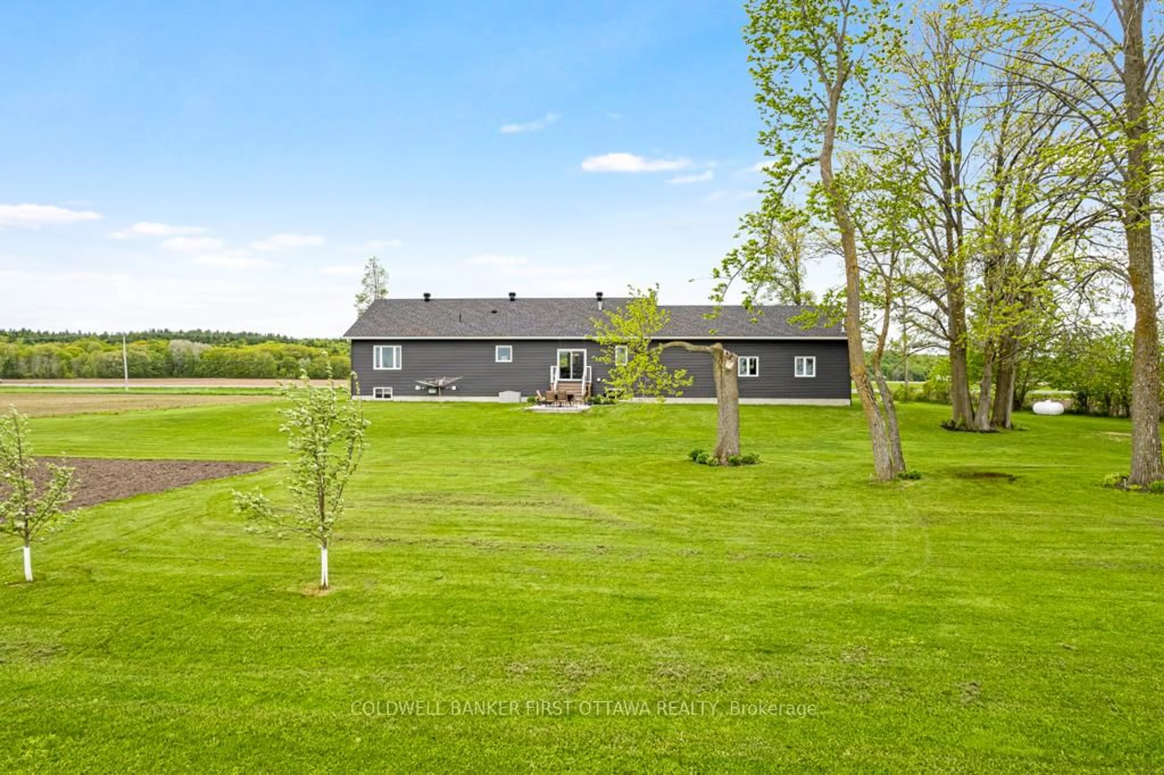 A pic from outside/outdoor area/front of a property/back of a property/a pic from drone, unknown for 800 Waba Rd, Pakenham Ontario K0A 2X0