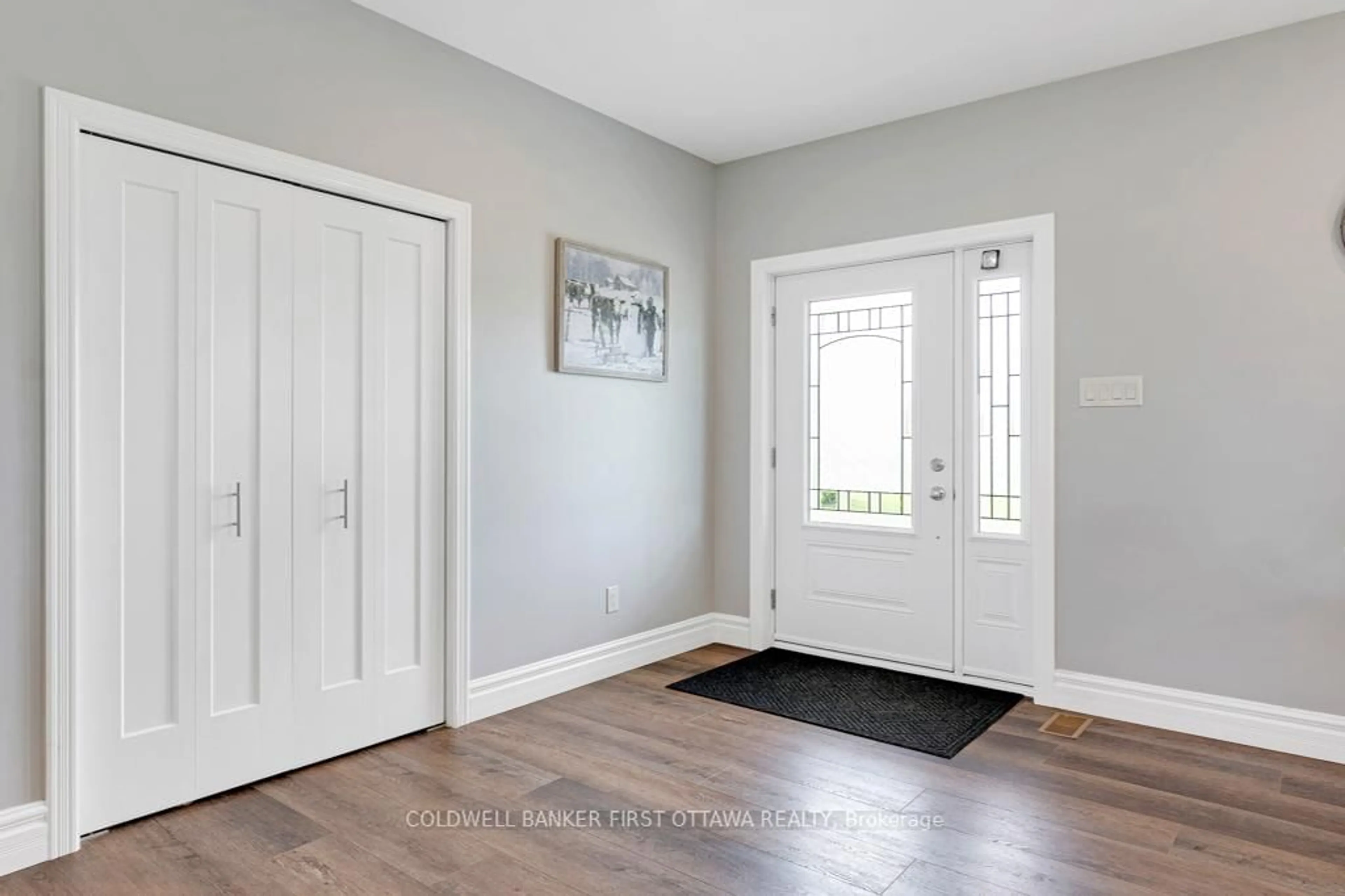 Indoor entryway for 800 Waba Rd, Pakenham Ontario K0A 2X0