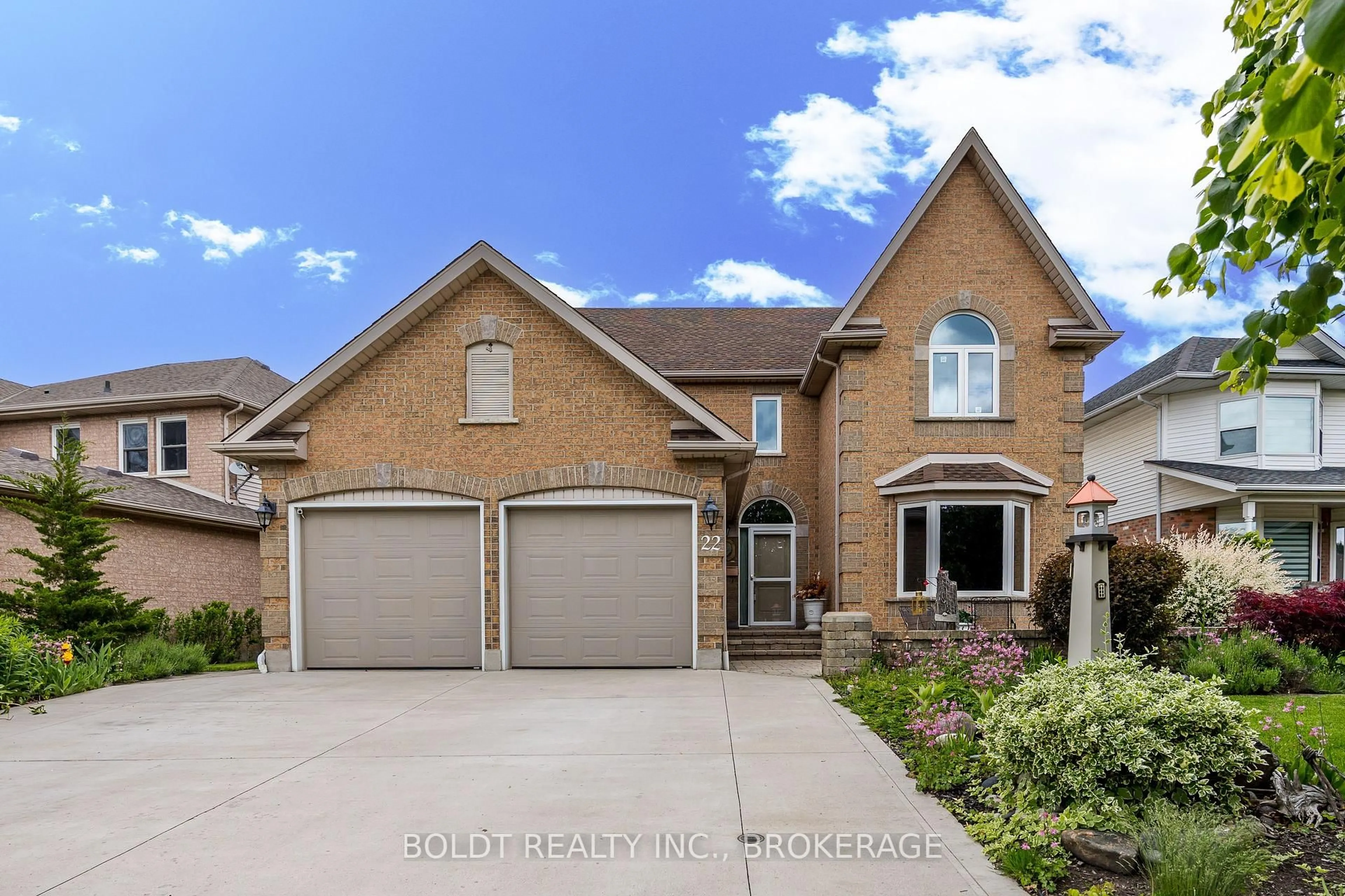 Home with brick exterior material, street for 22 Westland St, St. Catharines Ontario L2S 3T1