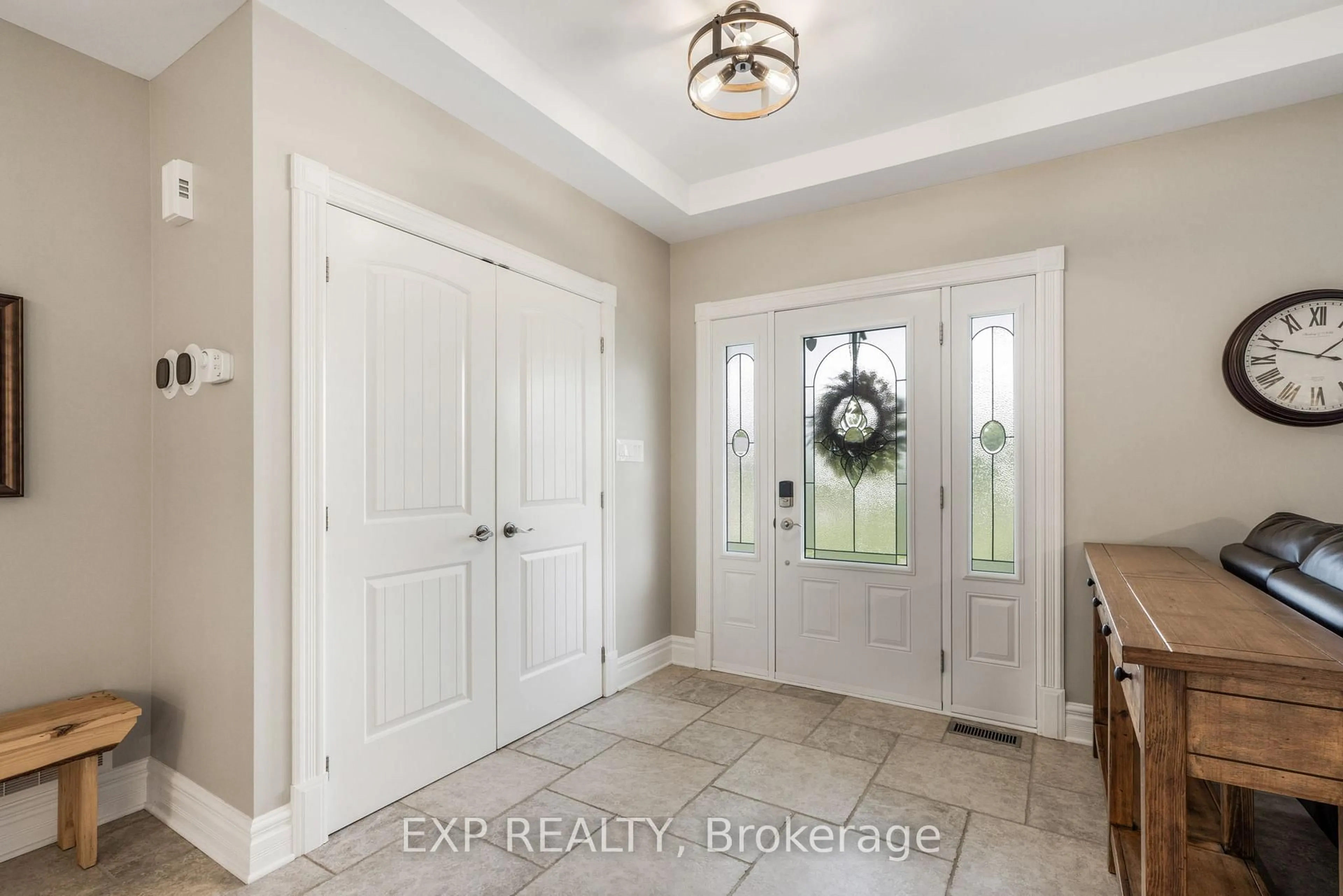 Indoor entryway for 3057 HENRIE Rd, Clarence-Rockland Ontario K0A 3N0