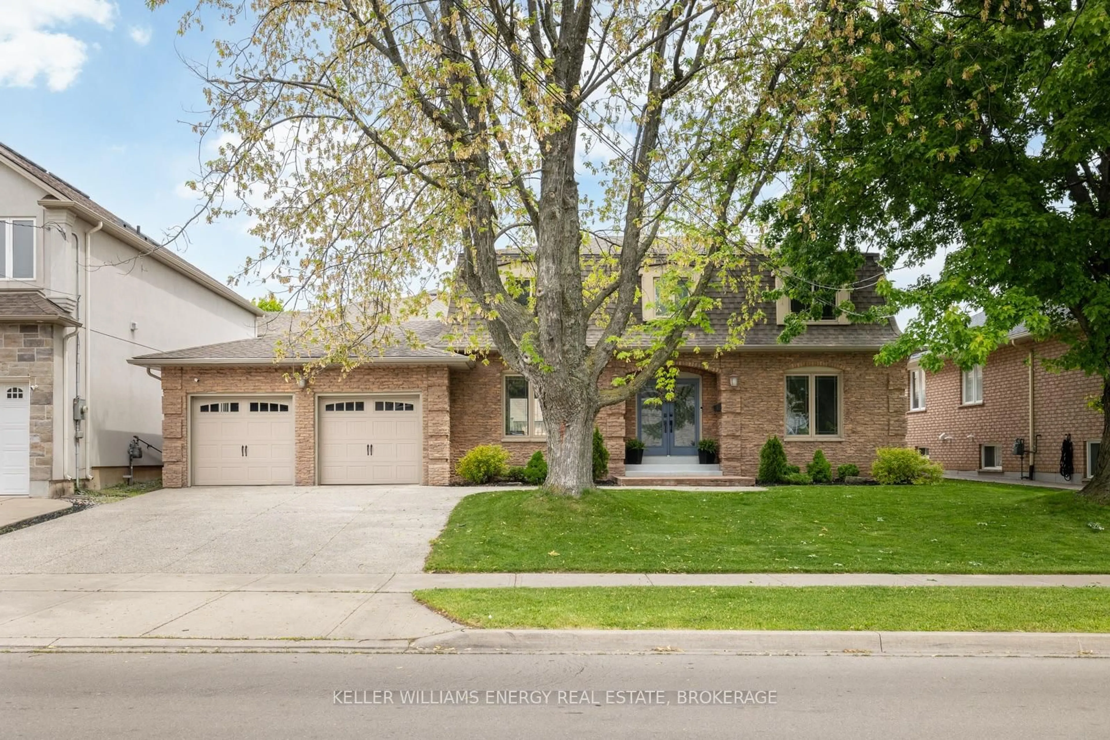 Home with brick exterior material, street for 158 Chester Ave, Hamilton Ontario L9C 2X1