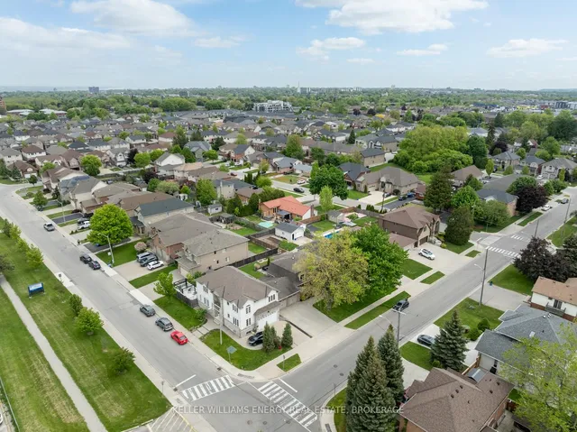 Primary image of 158 Chester Ave