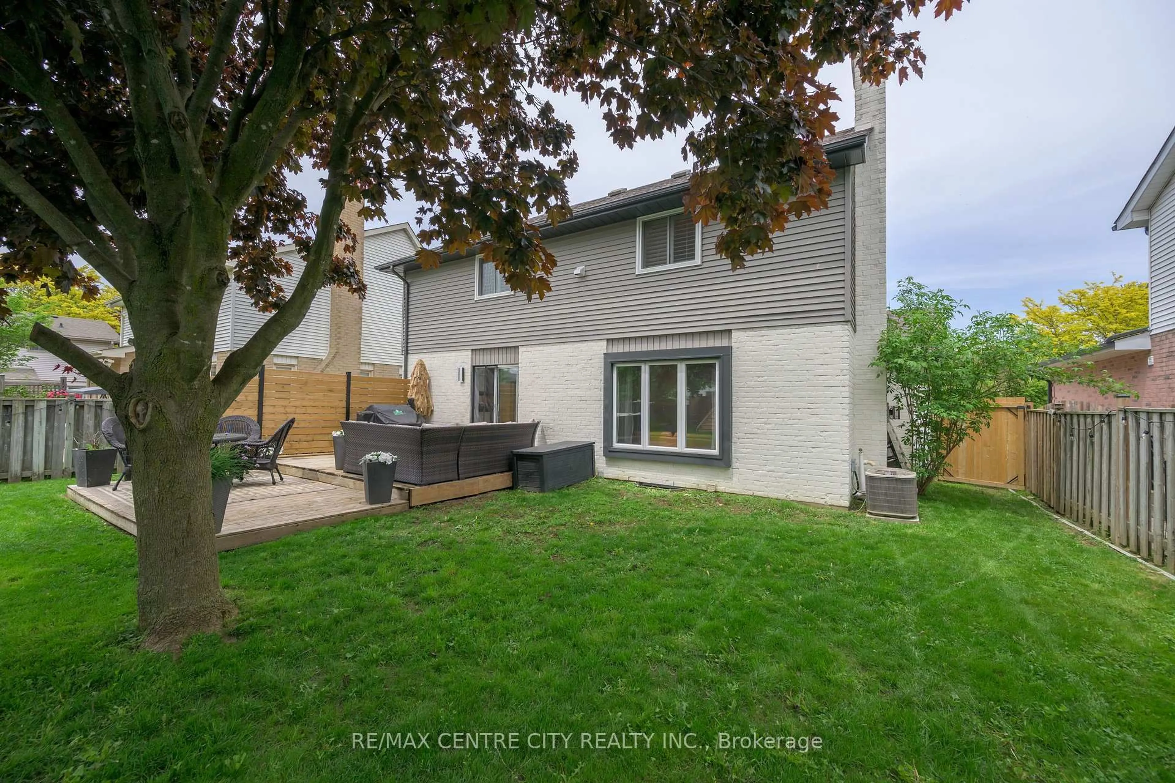 Unknown for 152 Bexhill Clse, London South Ontario N6E 3B1