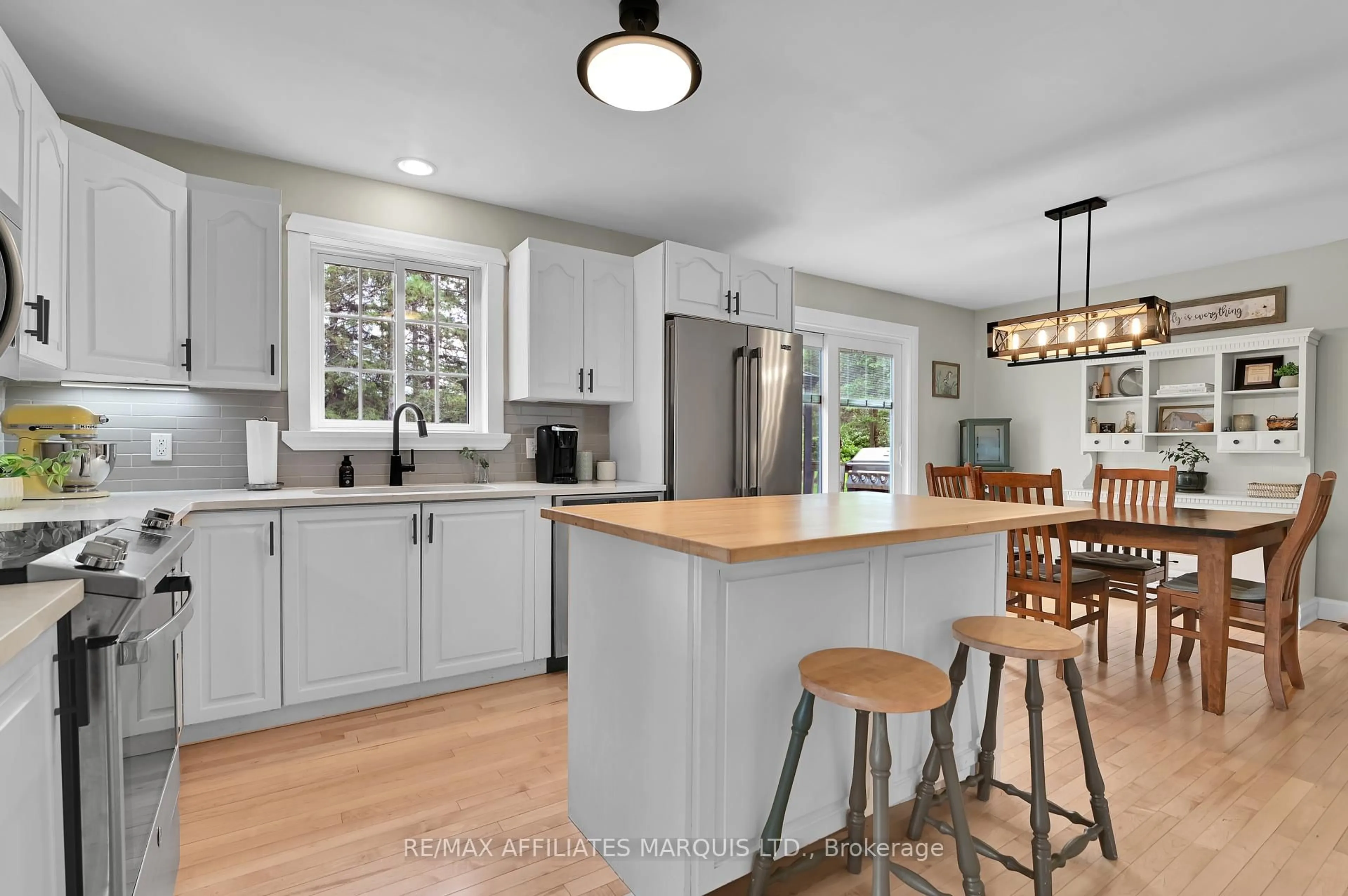 Open concept kitchen, unknown for 17204 County Rd 18 Rd, South Stormont Ontario K0C 1P0