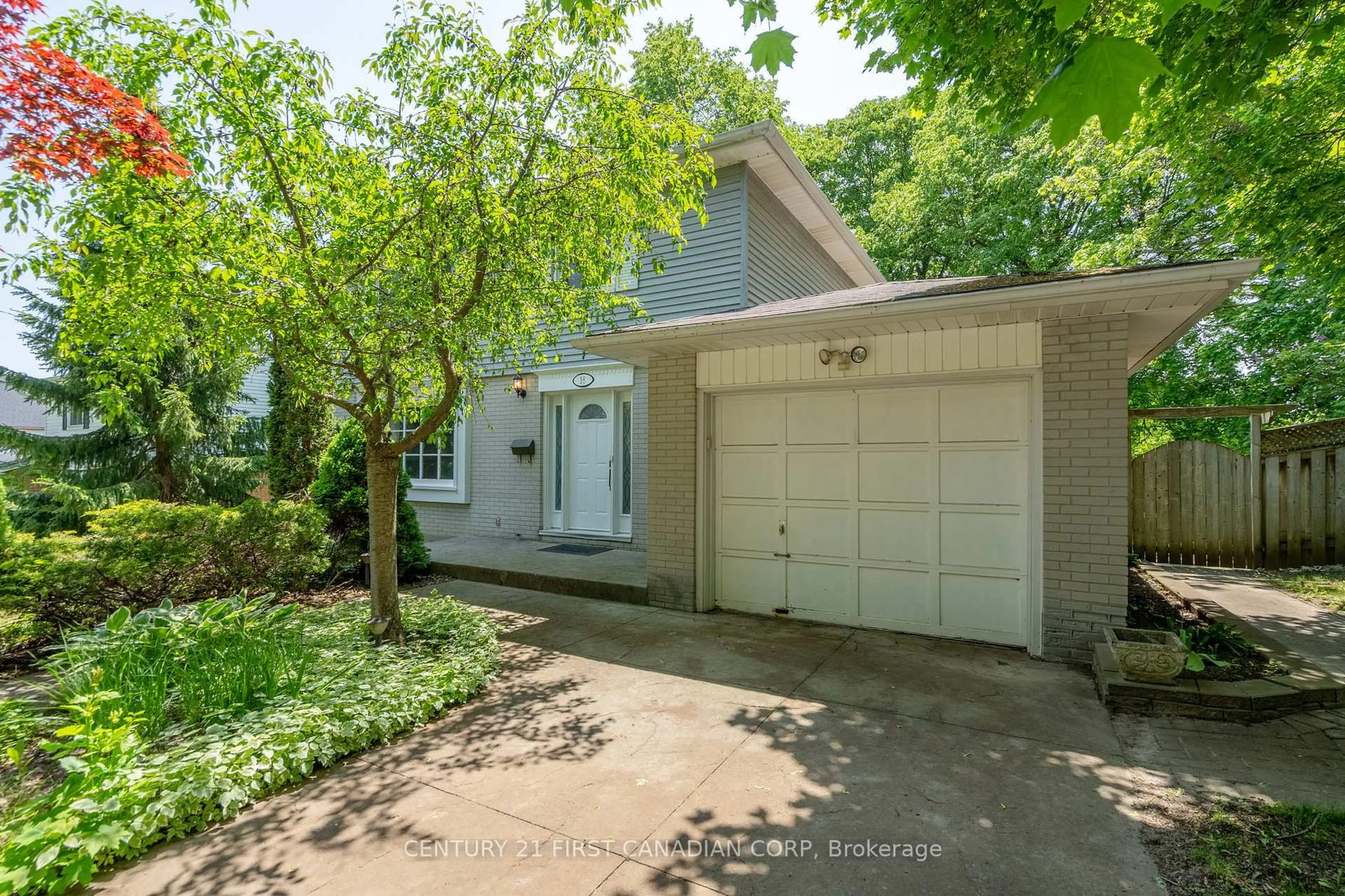 Unknown for 18 BRENTWOOD Cres, London North Ontario N6G 1X2