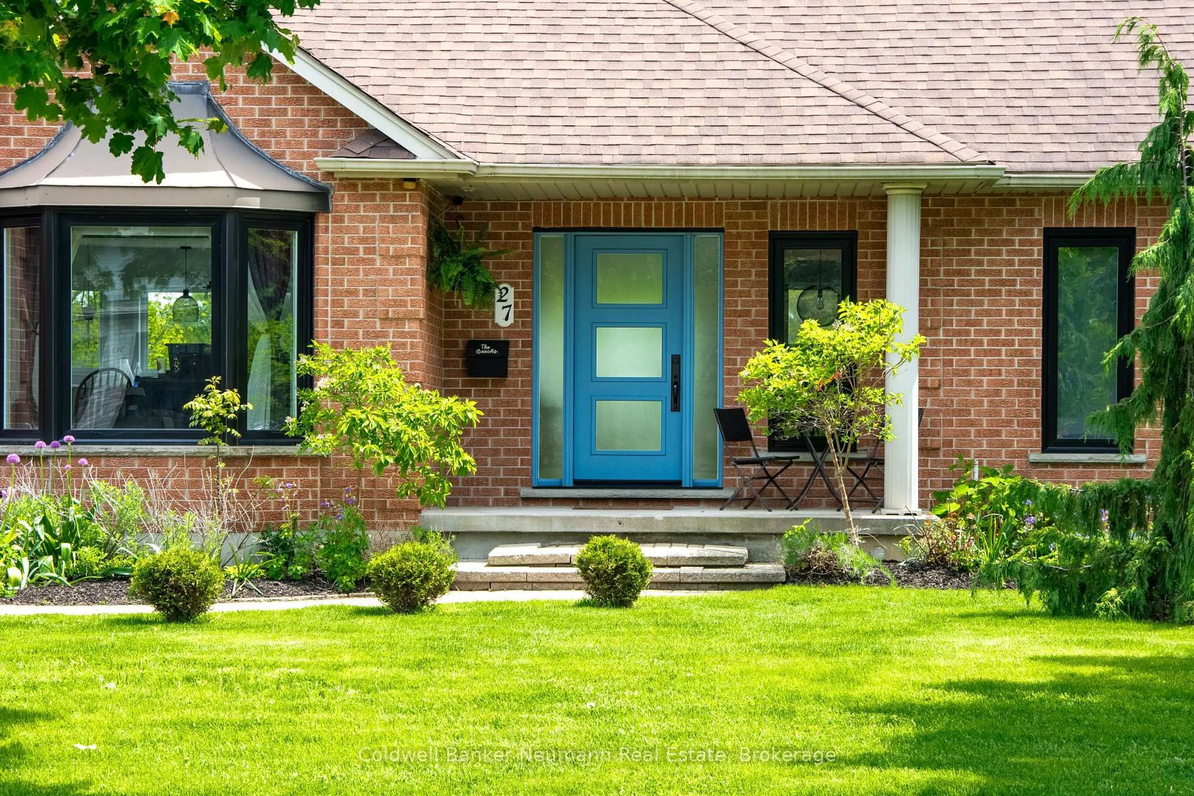 Home with brick exterior material, street for 27 Cross Creek Blvd, Guelph/Eramosa Ontario N1H 6J2