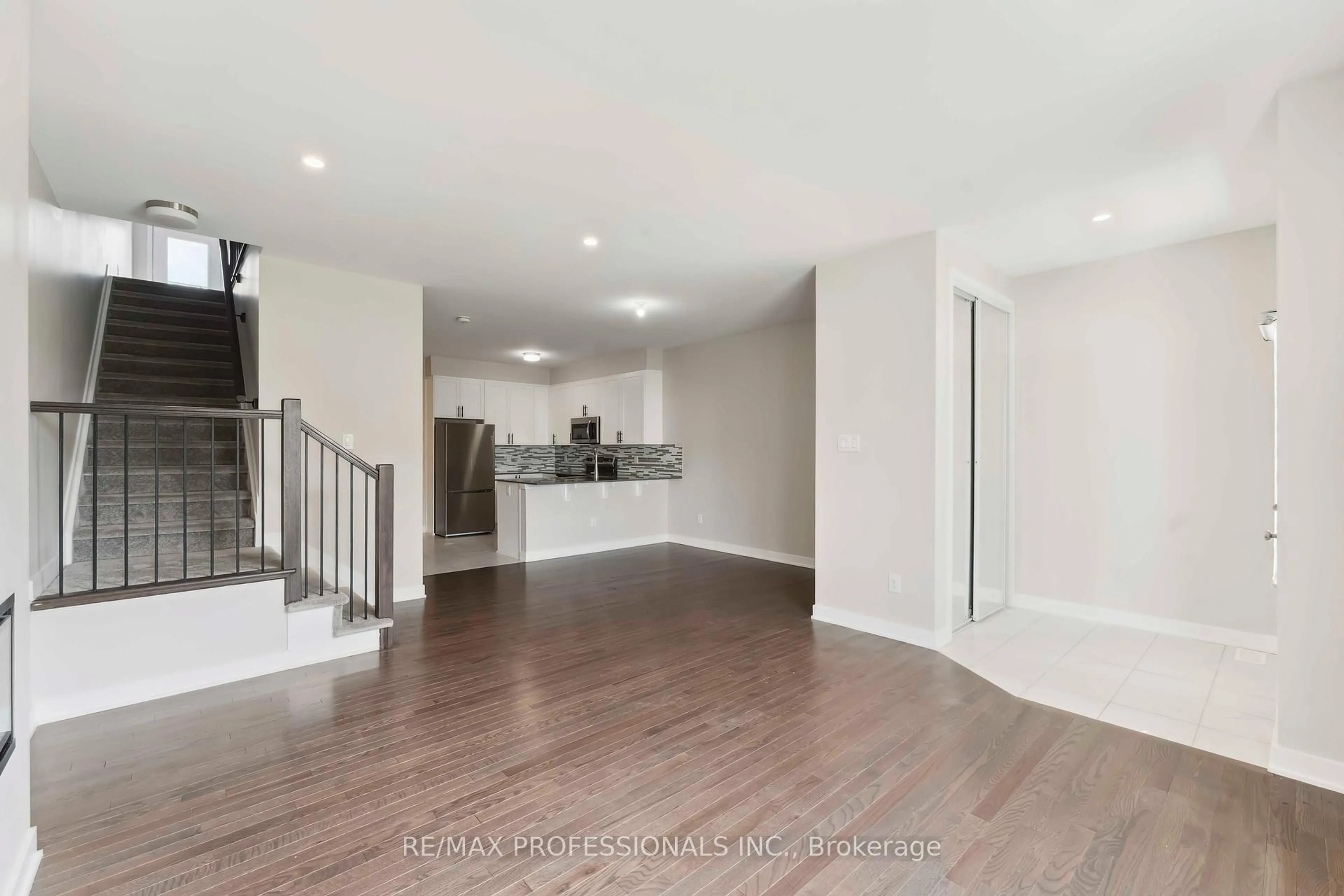 Unknown for 826 BASCULE Pl, Richmond Ontario K0A 2Z0