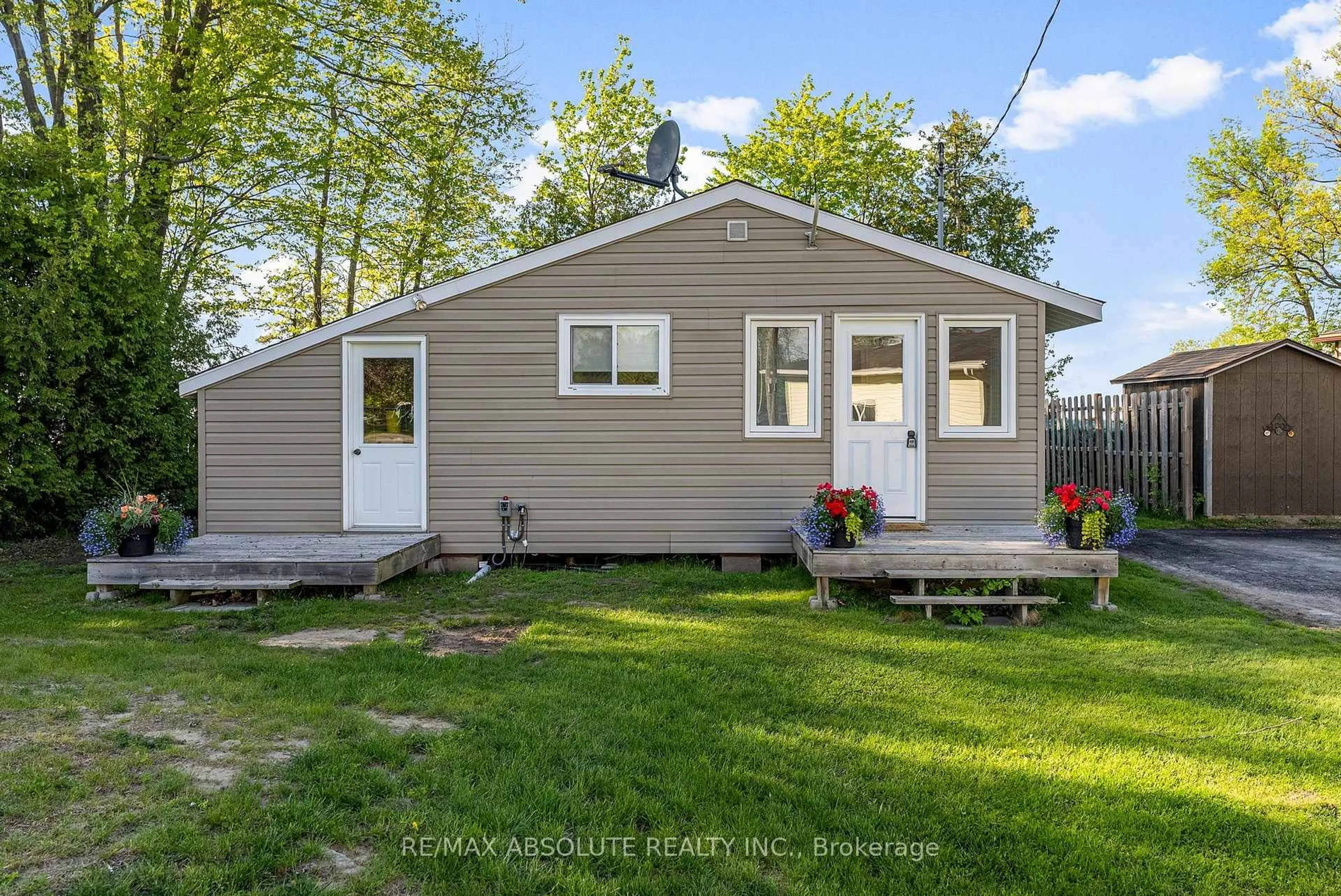 Home with vinyl exterior material, street for 33 B Oakdale Lane, Renfrew Ontario K7V 3Z8