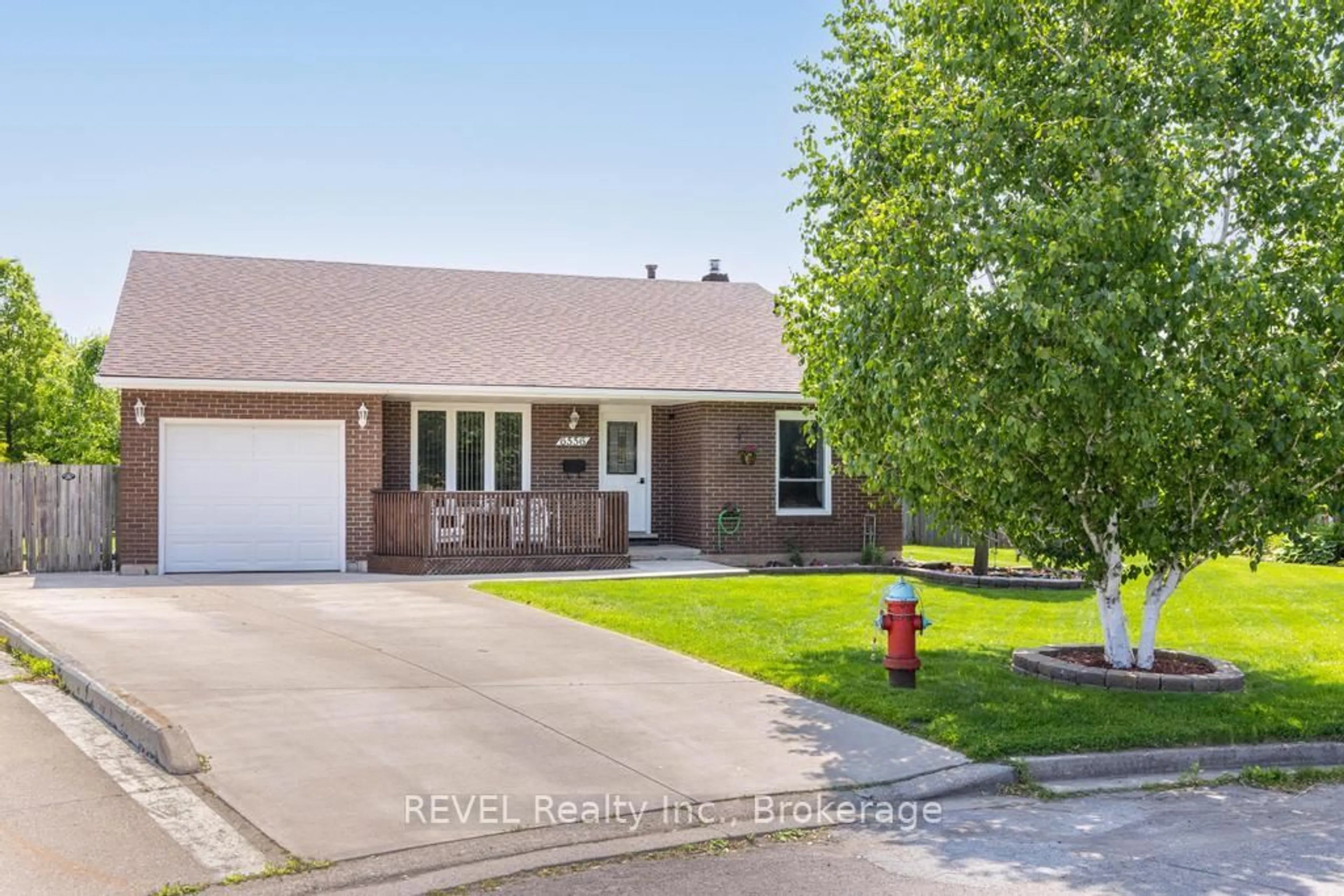 Home with brick exterior material, street for 6556 Echo Circ, Niagara Falls Ontario L2H 1Z1