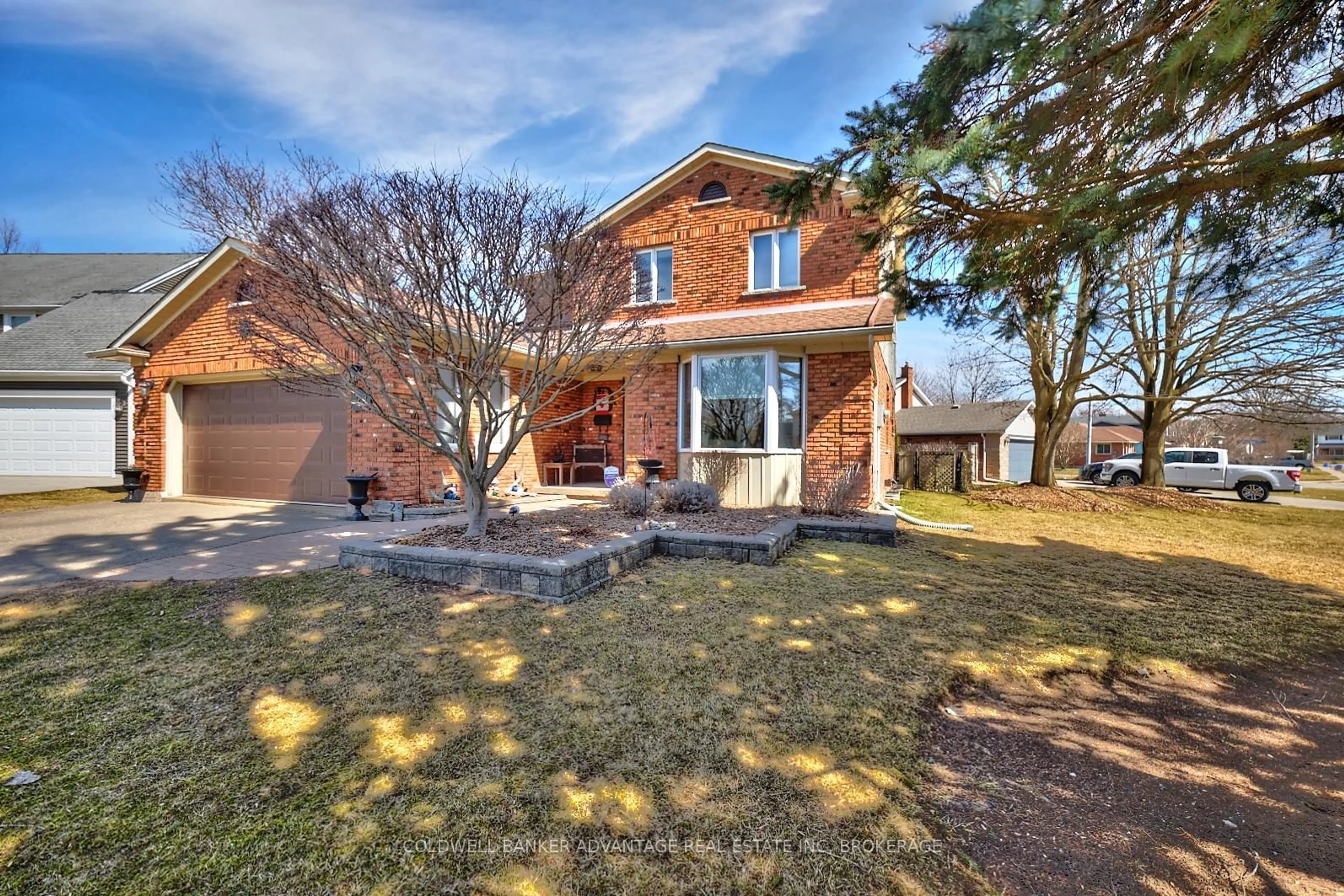 Home with brick exterior material, street for 28 DIXON Cres, Welland Ontario L3C 6P4