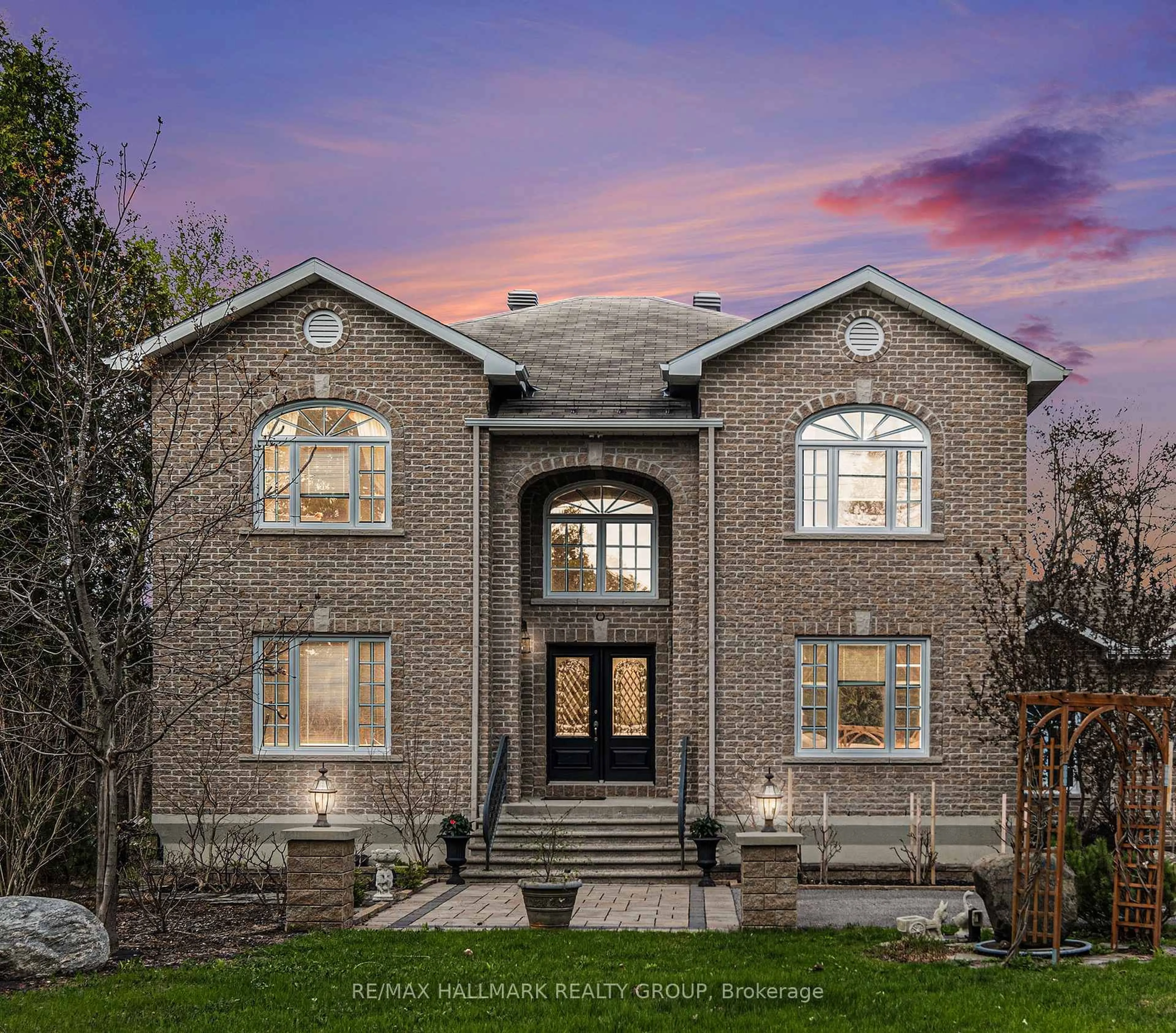 Home with brick exterior material, building for 4633 Albion Rd, Ottawa Ontario K1X 1A4