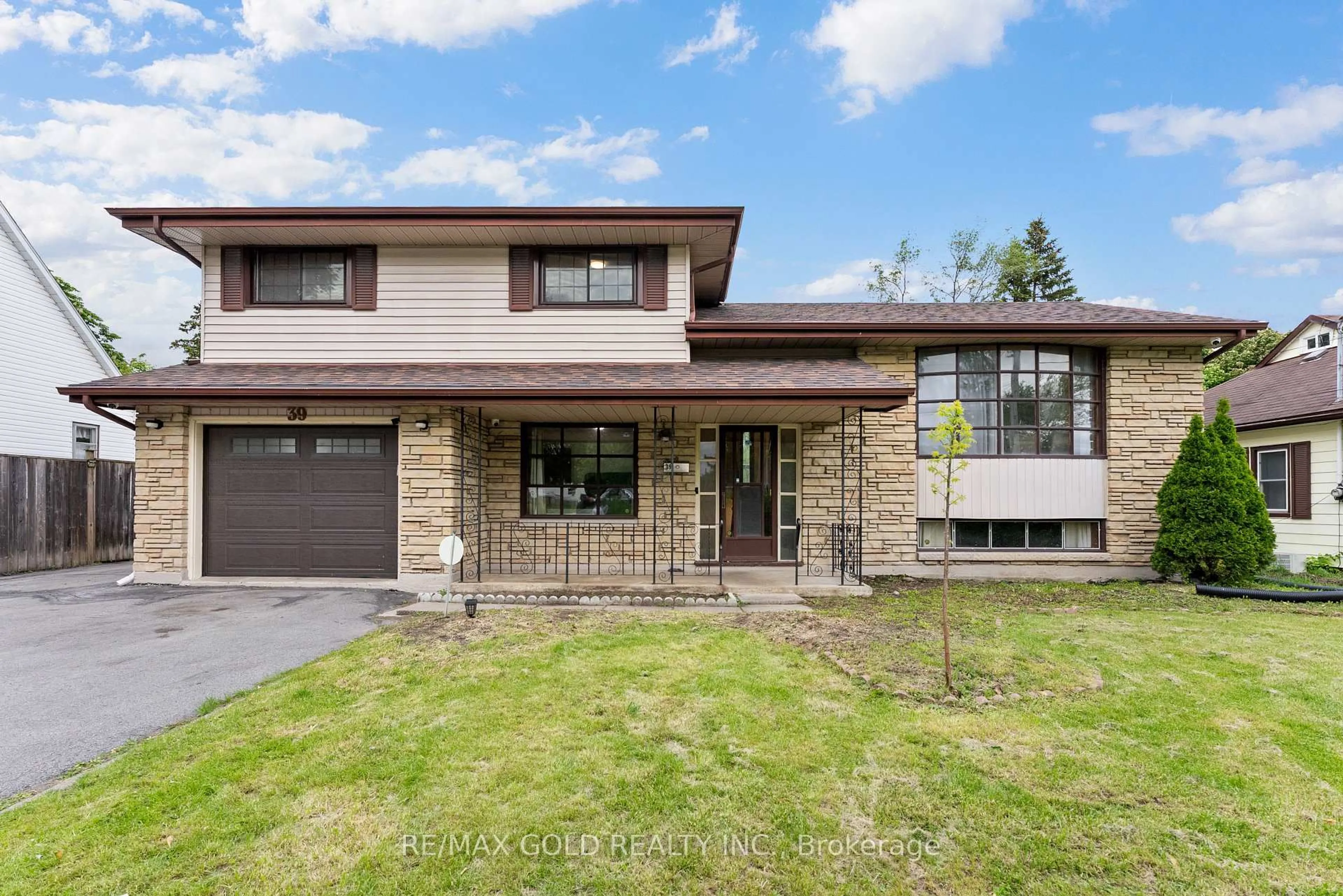 Home with brick exterior material, street for 39 Lemoine St, Belleville Ontario K8P 4G8
