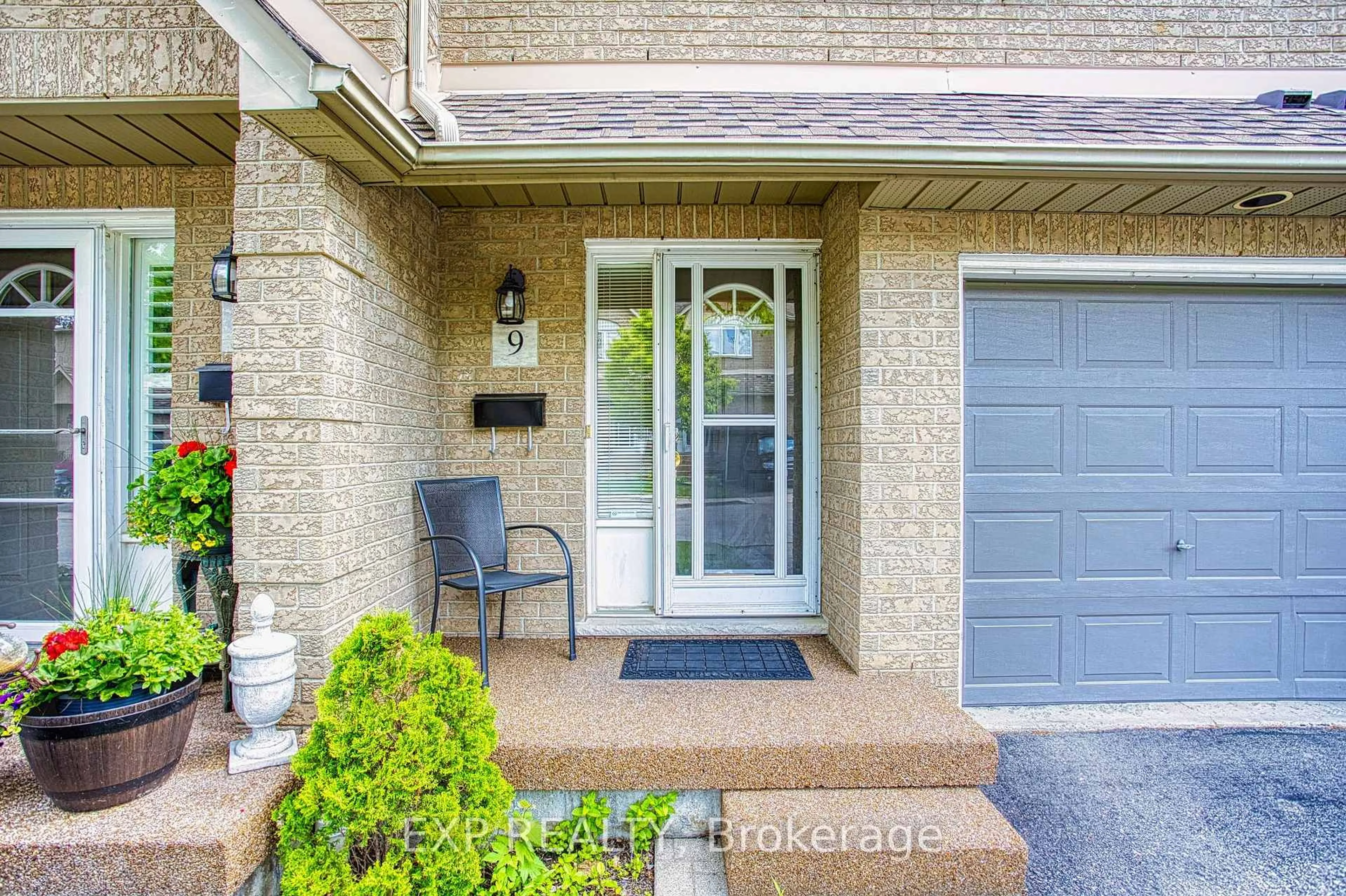Unknown for 100 Vineberg Dr #9, Hamilton Ontario L8W 3X4