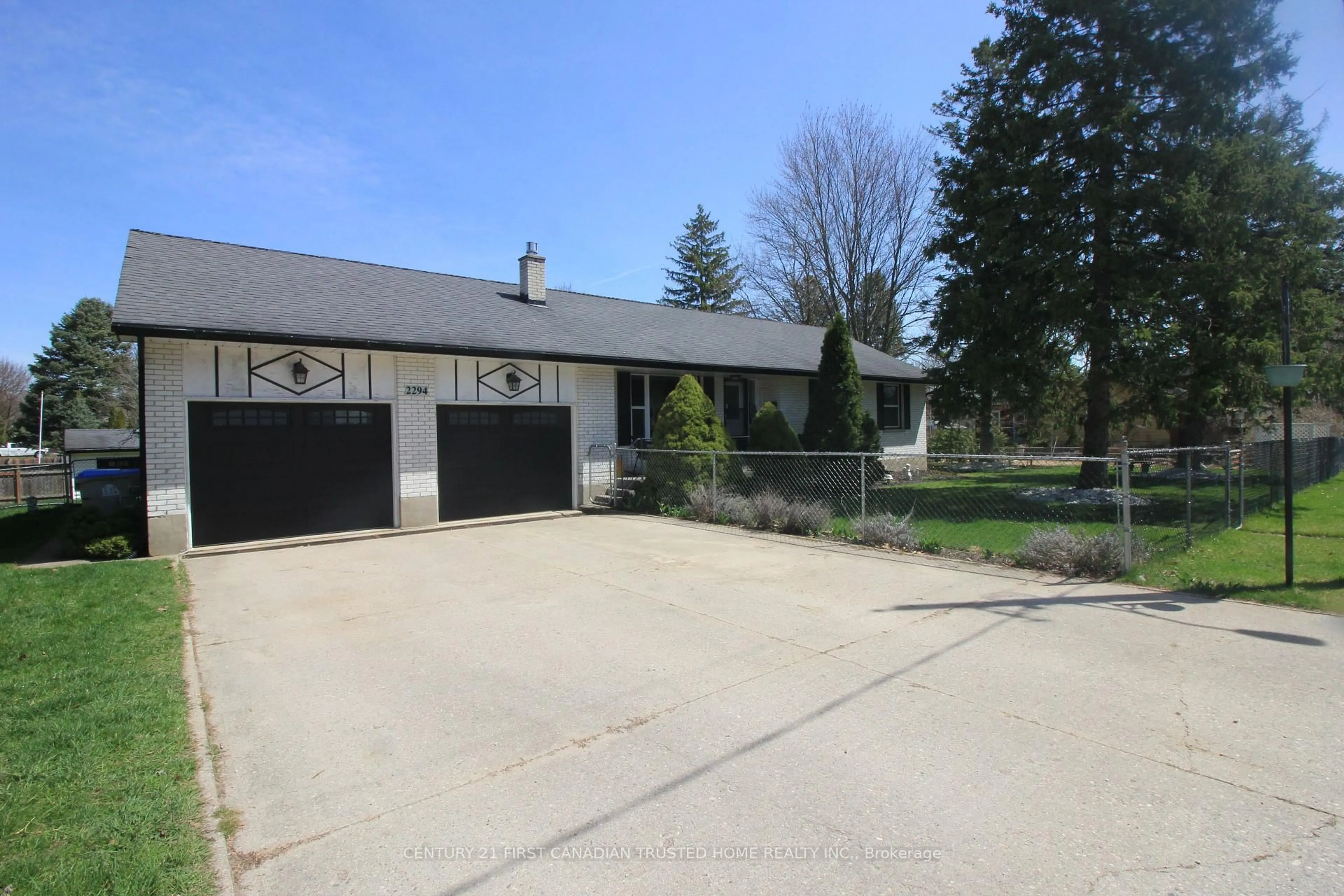 Unknown for 2294 Gore St, Strathroy-Caradoc Ontario N0L 1W0