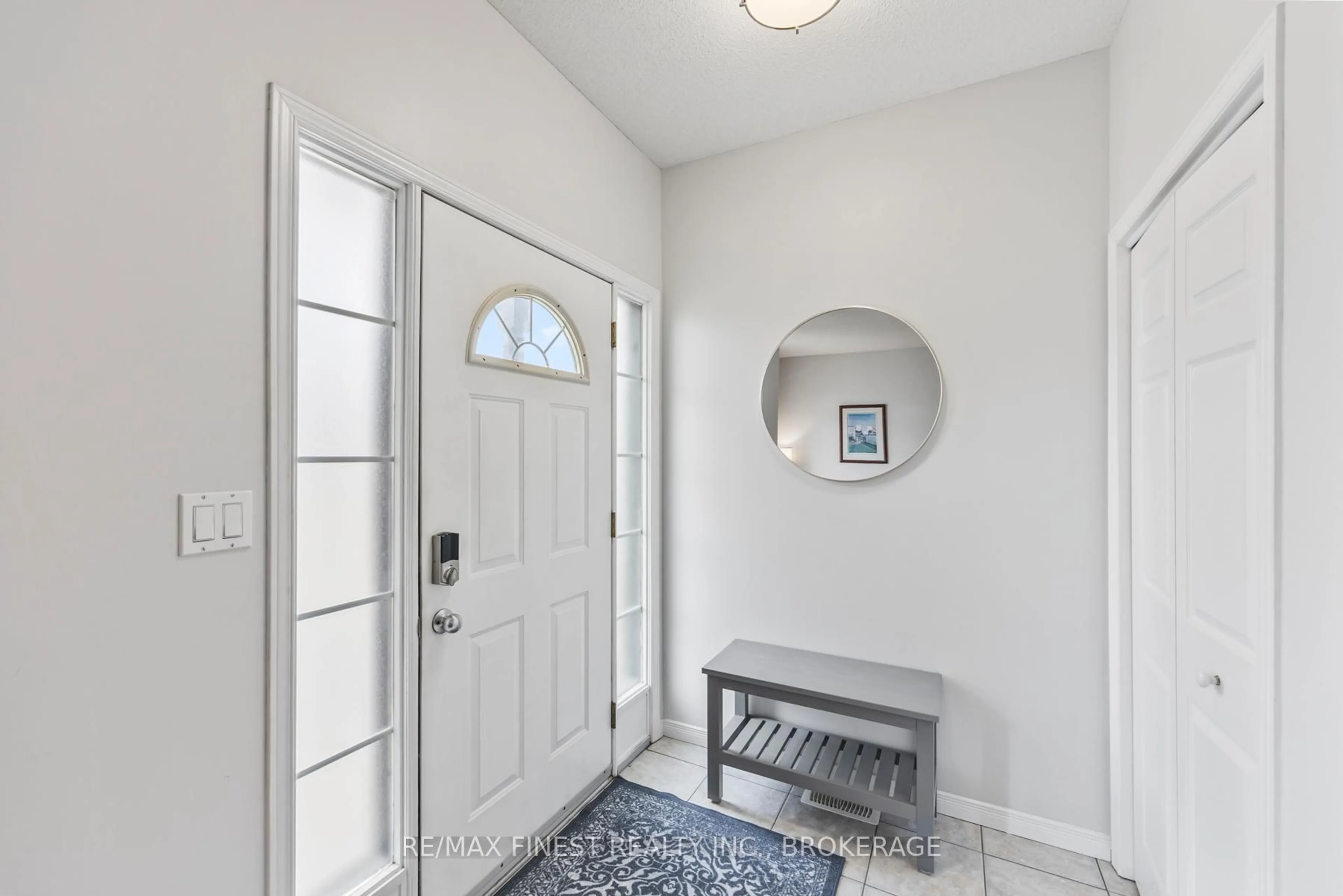Indoor entryway for 468 Weston Cres, Kingston Ontario K7M 9E8