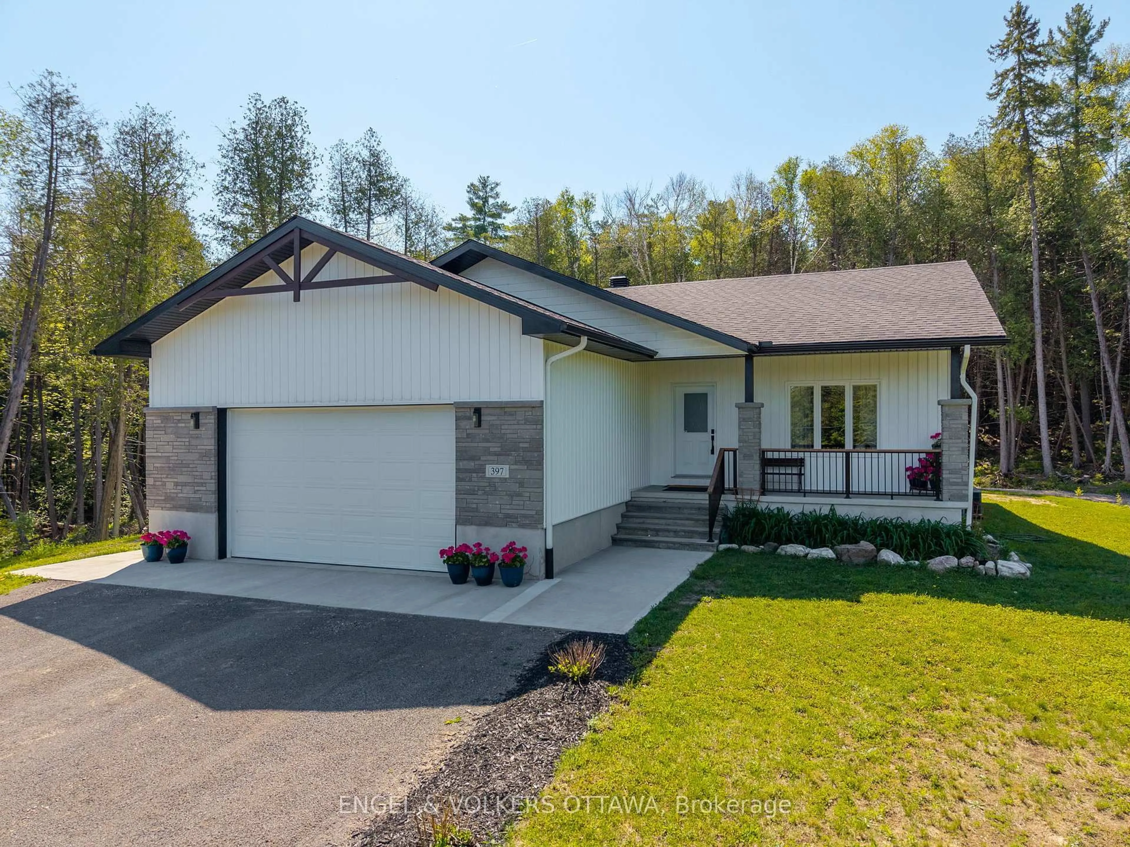 Home with vinyl exterior material, street for 397 Lime Kiln Rd, Renfrew Ontario K7V 3Z4