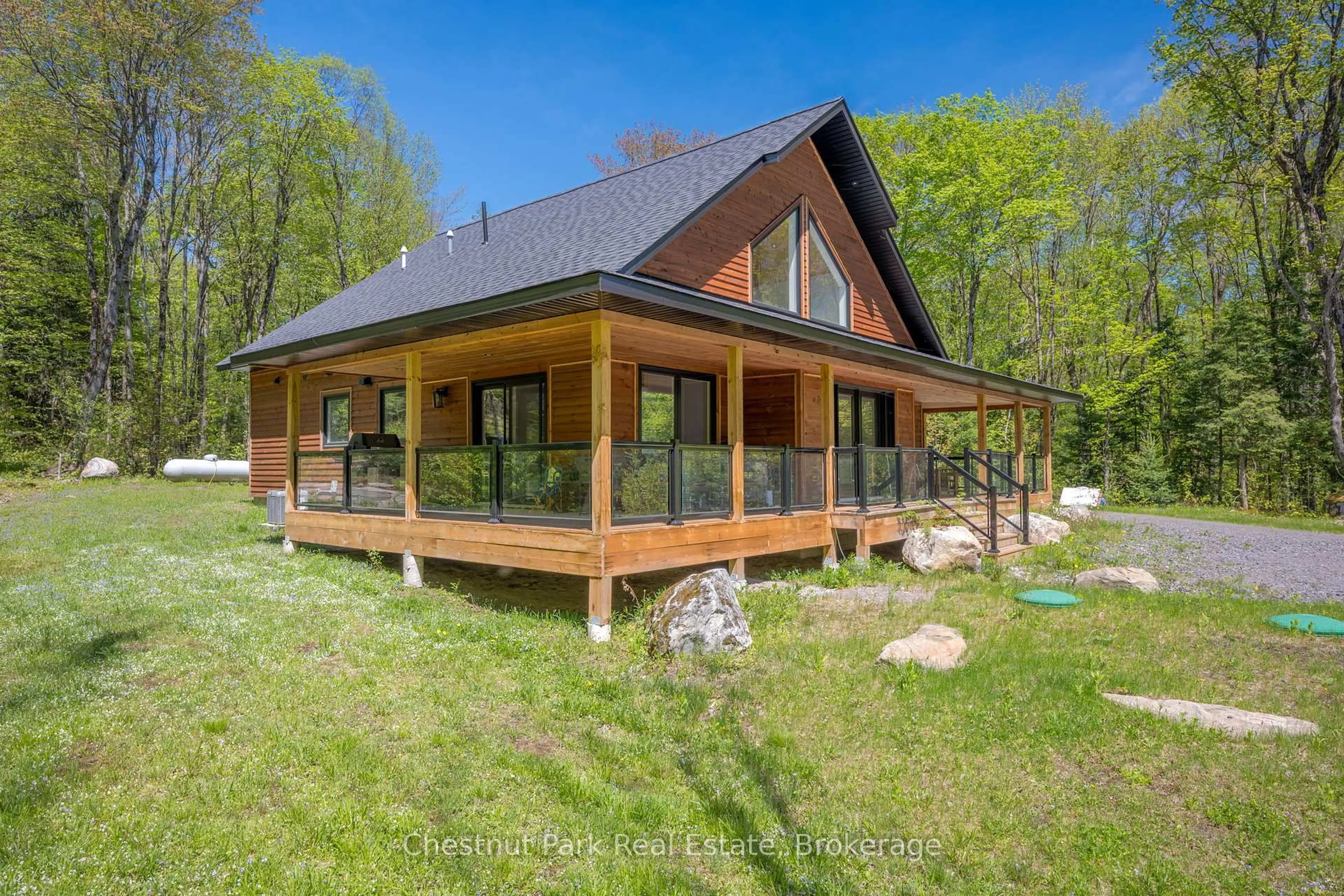 Home with vinyl exterior material, unknown for 1299 Hekkla Rd, Muskoka Lakes Ontario P0C 1J0