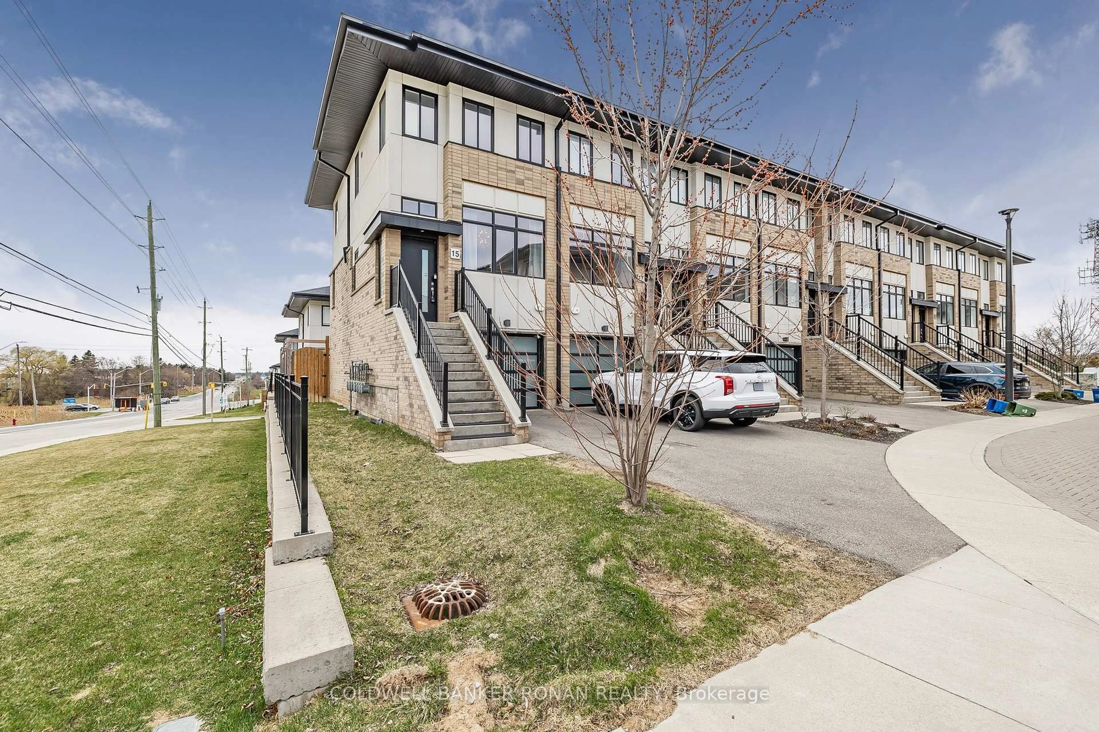 A pic from outside/outdoor area/front of a property/back of a property/a pic from drone, street for 15 Wilings Lane, Hamilton Ontario L9G 0H3