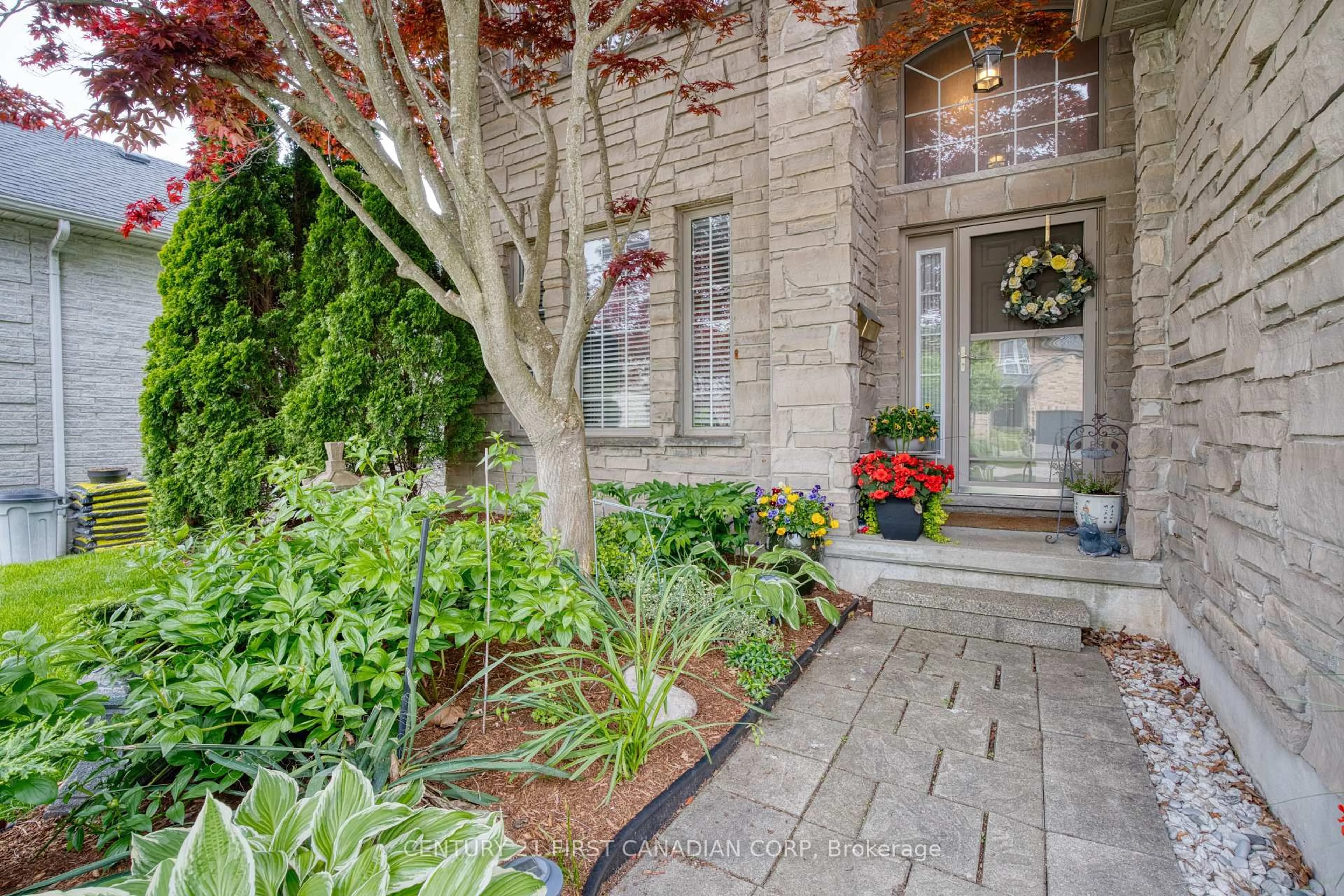 Unknown for 941 Barclay Rd, London South Ontario N6K 4V4