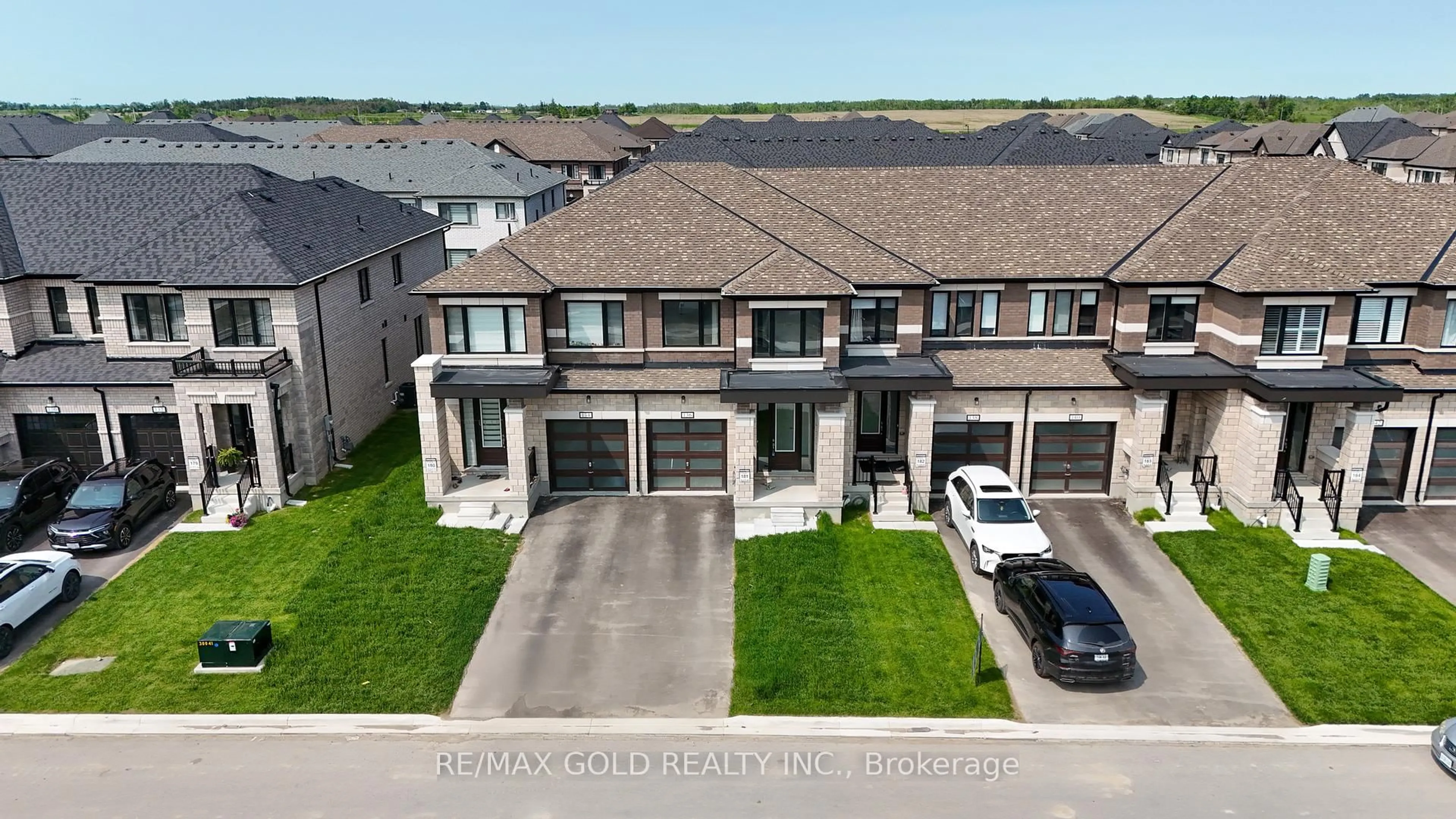 A pic from outside/outdoor area/front of a property/back of a property/a pic from drone, street for 136 Corley St, Kawartha Lakes Ontario K9V 0R4