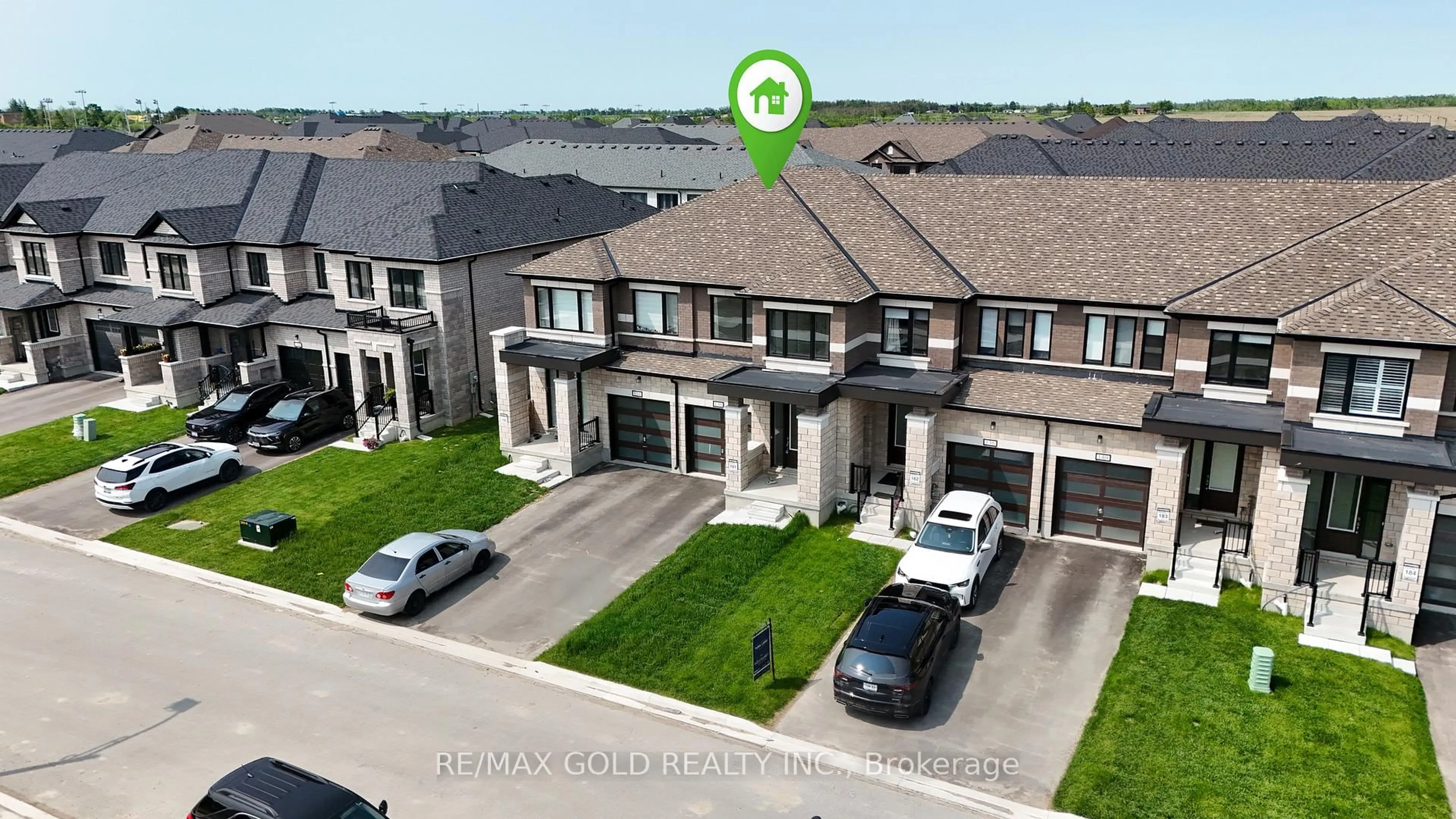 A pic from outside/outdoor area/front of a property/back of a property/a pic from drone, street for 136 Corley St, Kawartha Lakes Ontario K9V 0R4