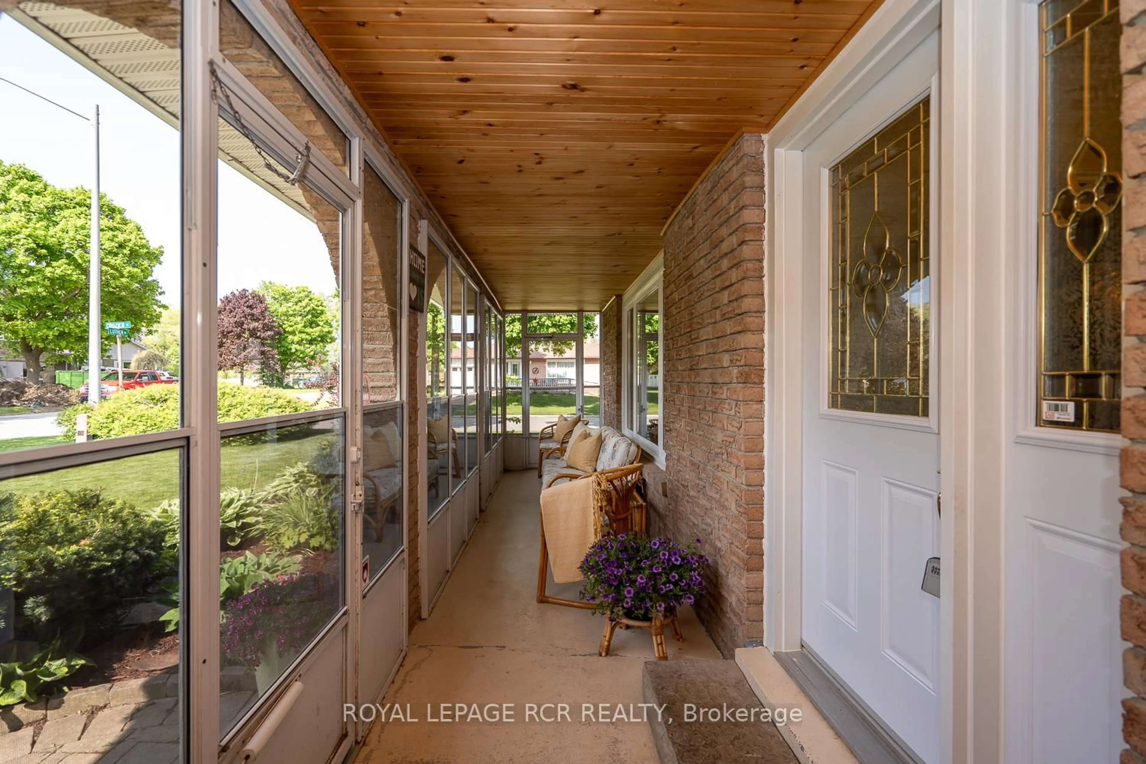 Indoor entryway for 31 Luther Rd, East Luther Grand Valley Ontario L9W 5R1