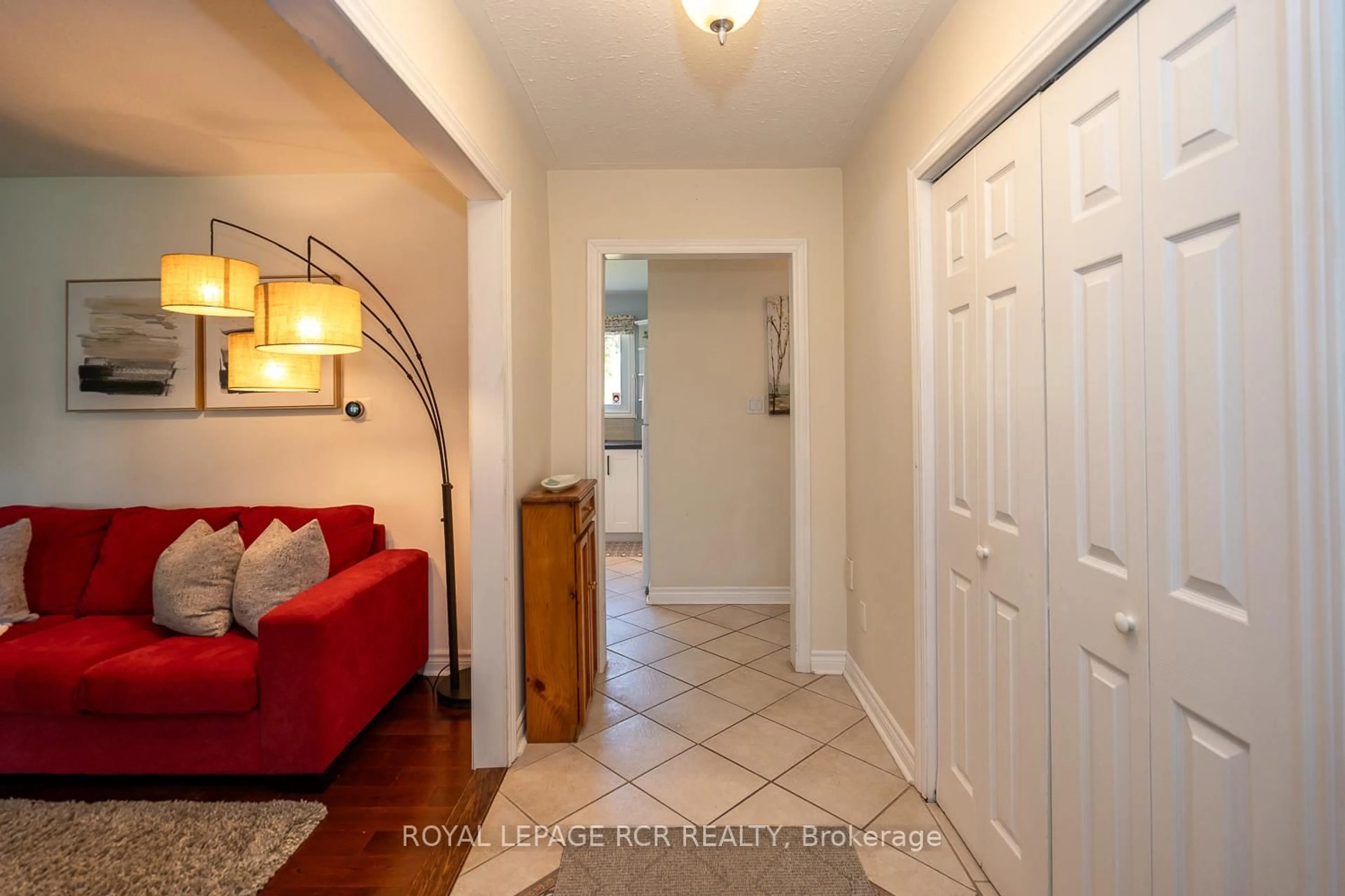 Indoor entryway for 31 Luther Rd, East Luther Grand Valley Ontario L9W 5R1