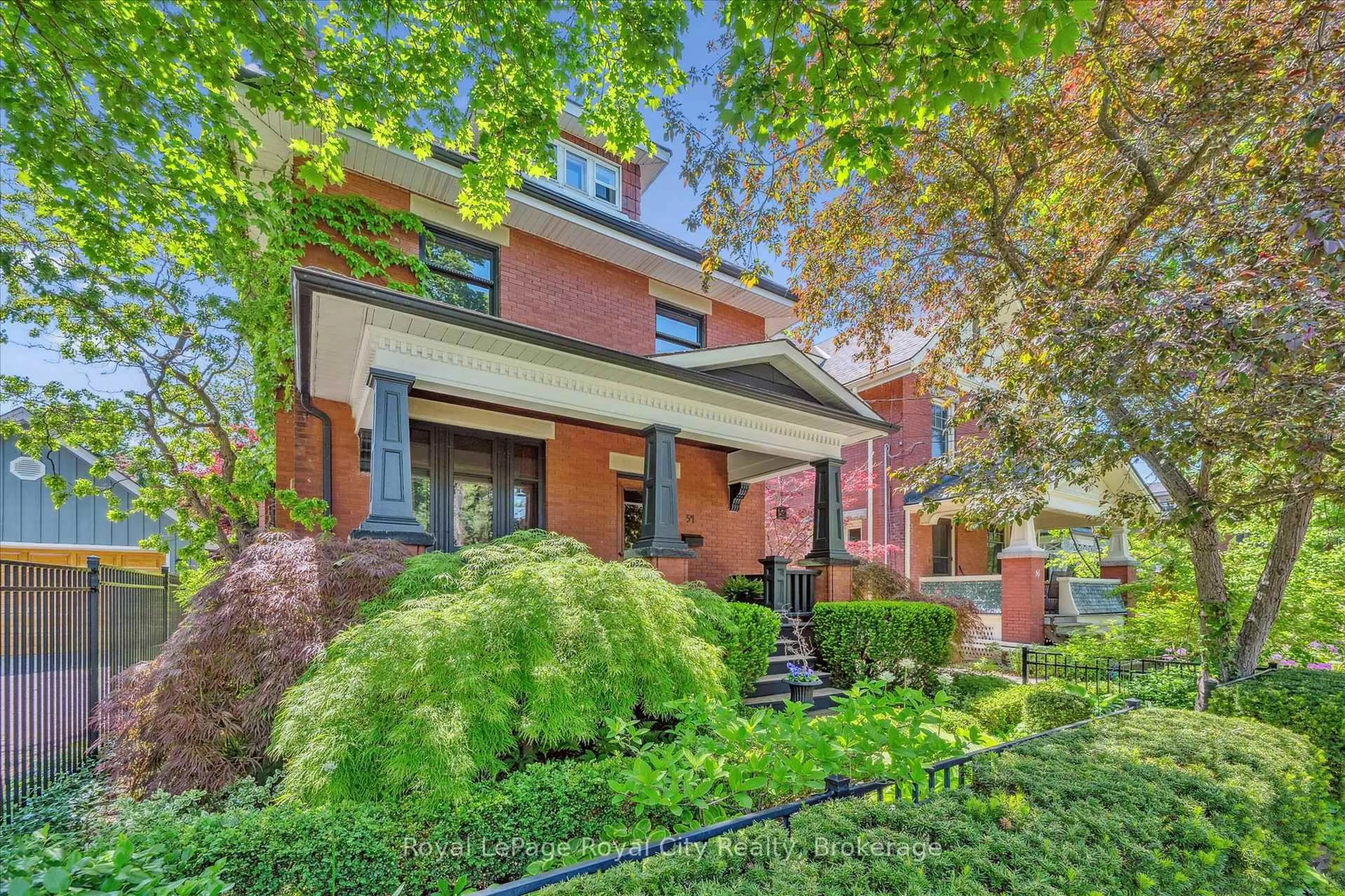 Home with brick exterior material, street for 54 Clinton St, Guelph Ontario N1H 5G5