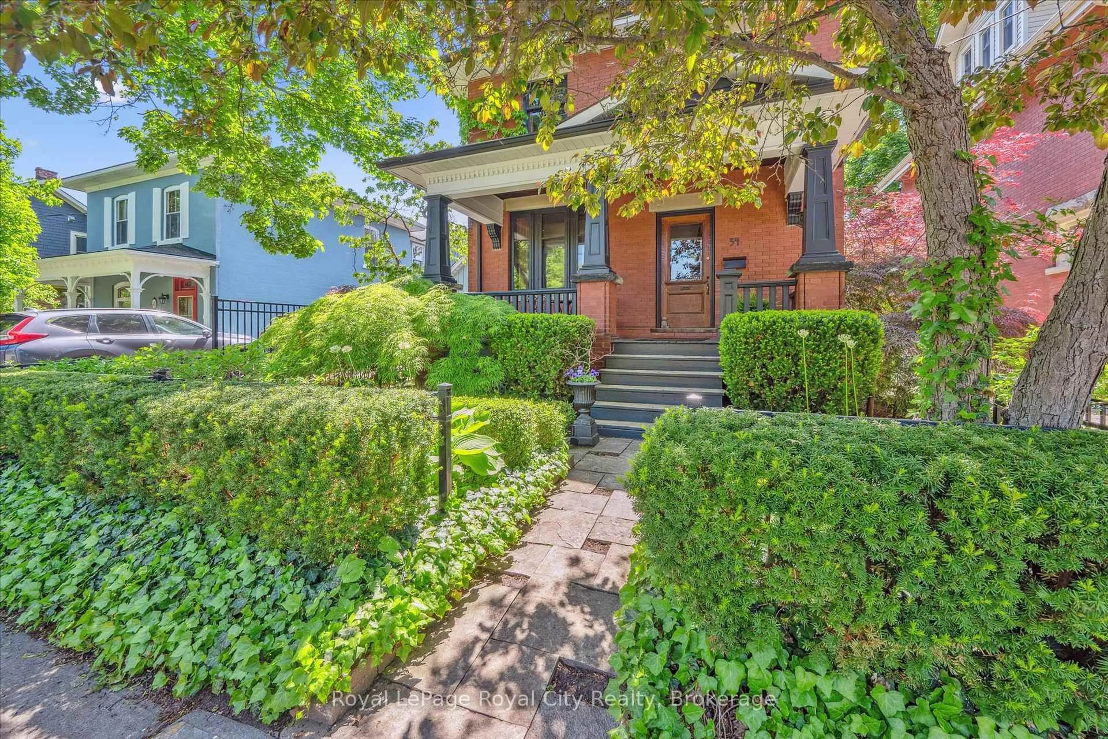 Home with brick exterior material, street for 54 Clinton St, Guelph Ontario N1H 5G5